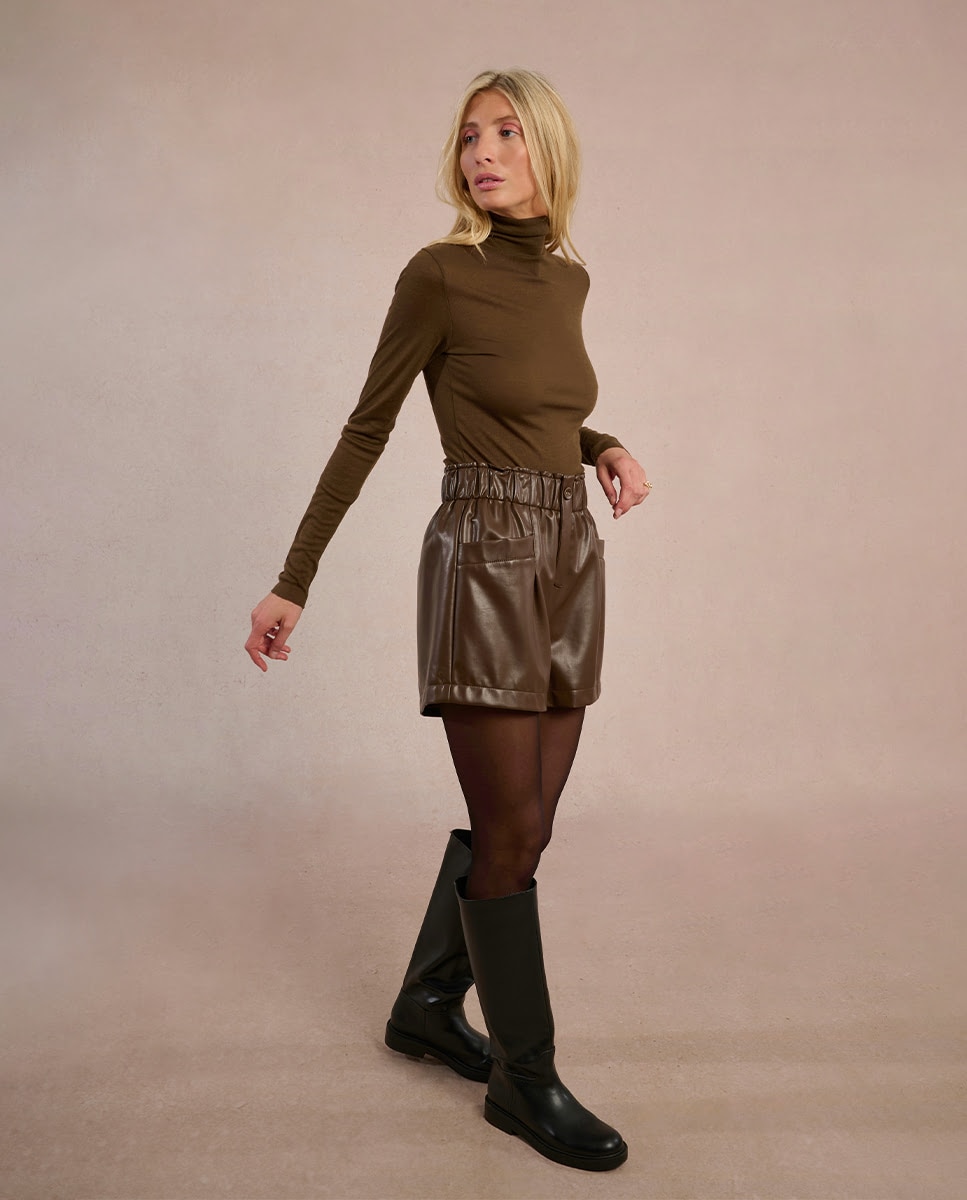 Short de mujer efecto cuero con bolsillos - Molly Bracken - Marrón Marrón-1