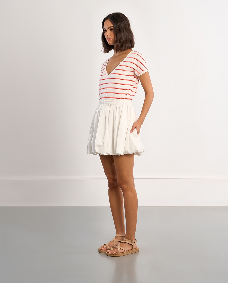 Lili Sidonio - Falda corta con pliegues.