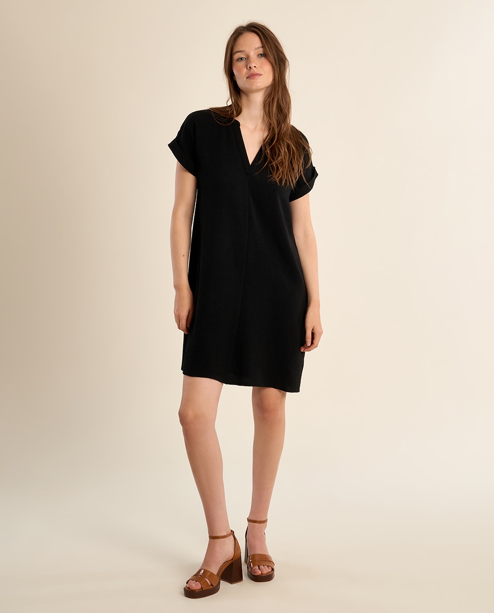 Molly Bracken - Vestido corto de manga corta escote en V.