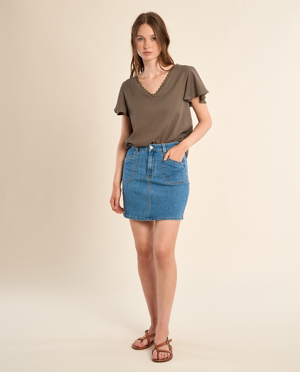 Molly Bracken - Camiseta de mujer de manga corta detalles bordados.