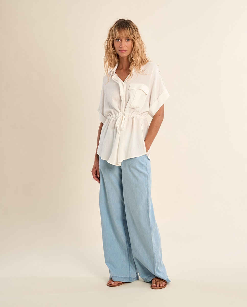 Molly Bracken - Camisa de mujer de manga corta detalle lazada.