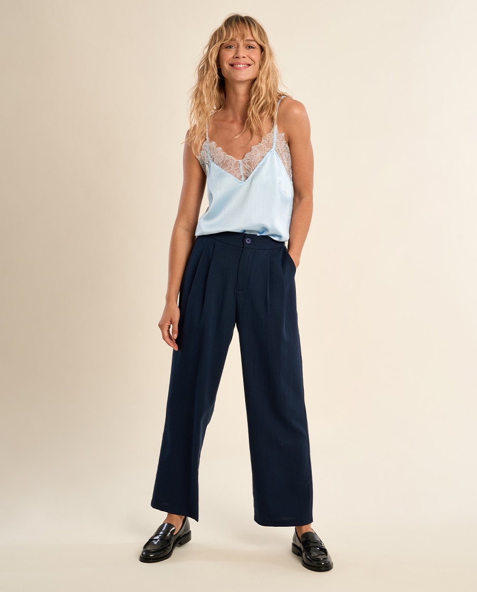 Molly Bracken - Pantalón de mujer tobillero detalle pliegues.