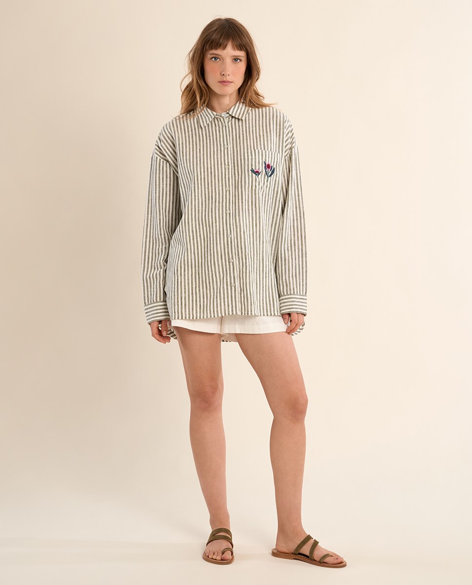 Imagen 0 de Camisa de mujer de manga larga estampado y flores Kaki
