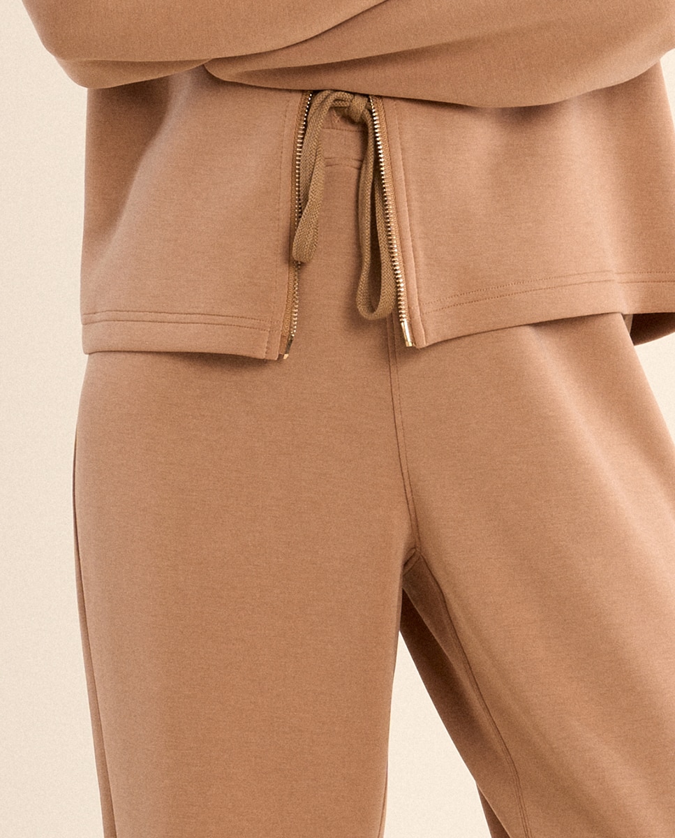 Pantalón de mujer largo, de chándal - Molly Bracken - Camel Camel-4