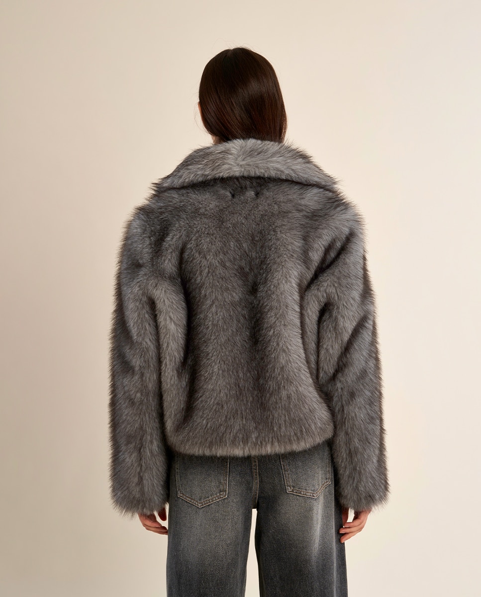 Abrigo de mujer de peluche con cuello y solapa - Molly Bracken - Gris Gris-4