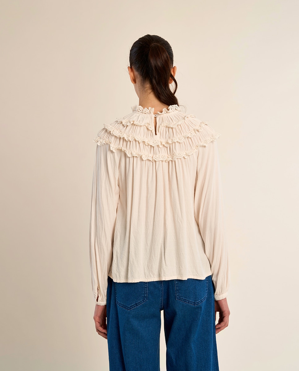 Imagen 4 de Blusa de mujer de manga larga detalle volantes - Molly Bracken - Crema Crema