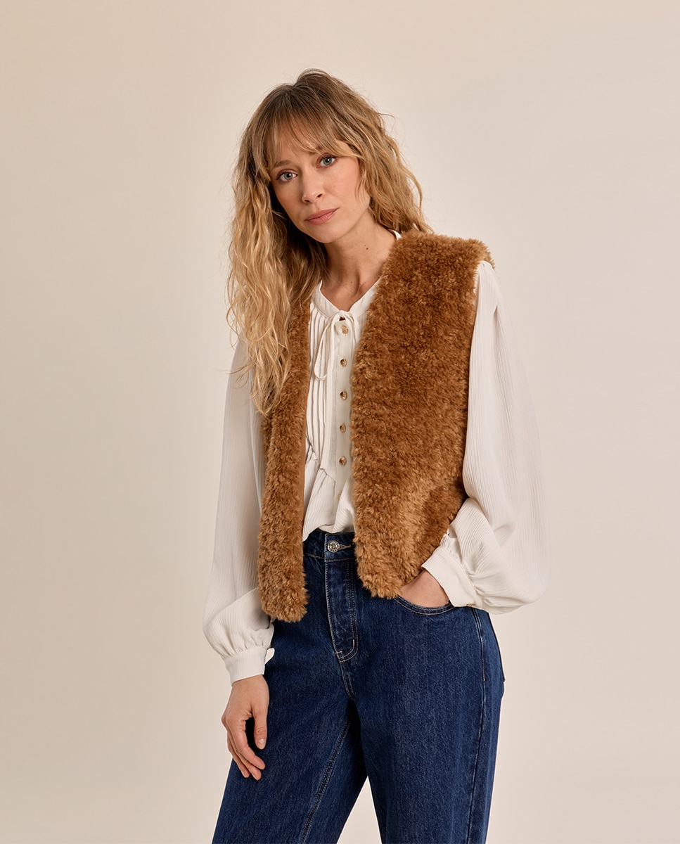 Chaleco de mujer corto en tejido de peluche - Molly Bracken - Camel Camel-3