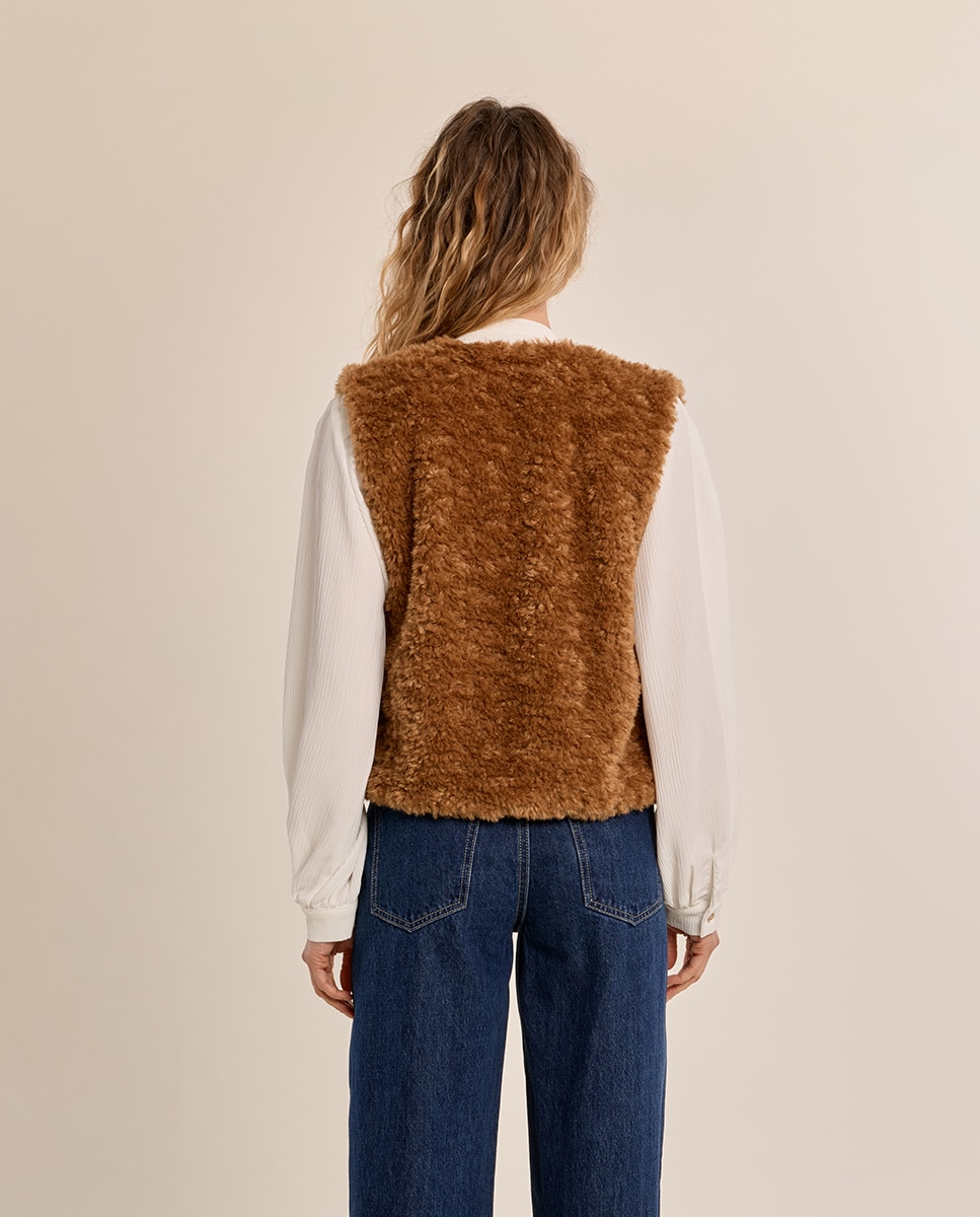 Chaleco de mujer corto en tejido de peluche - Molly Bracken - Camel Camel-4