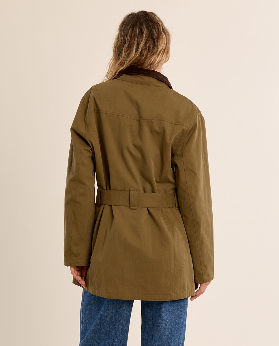 Parka de mujer con cuello solapa y cinturón - Molly Bracken - Kaki Kaki-4