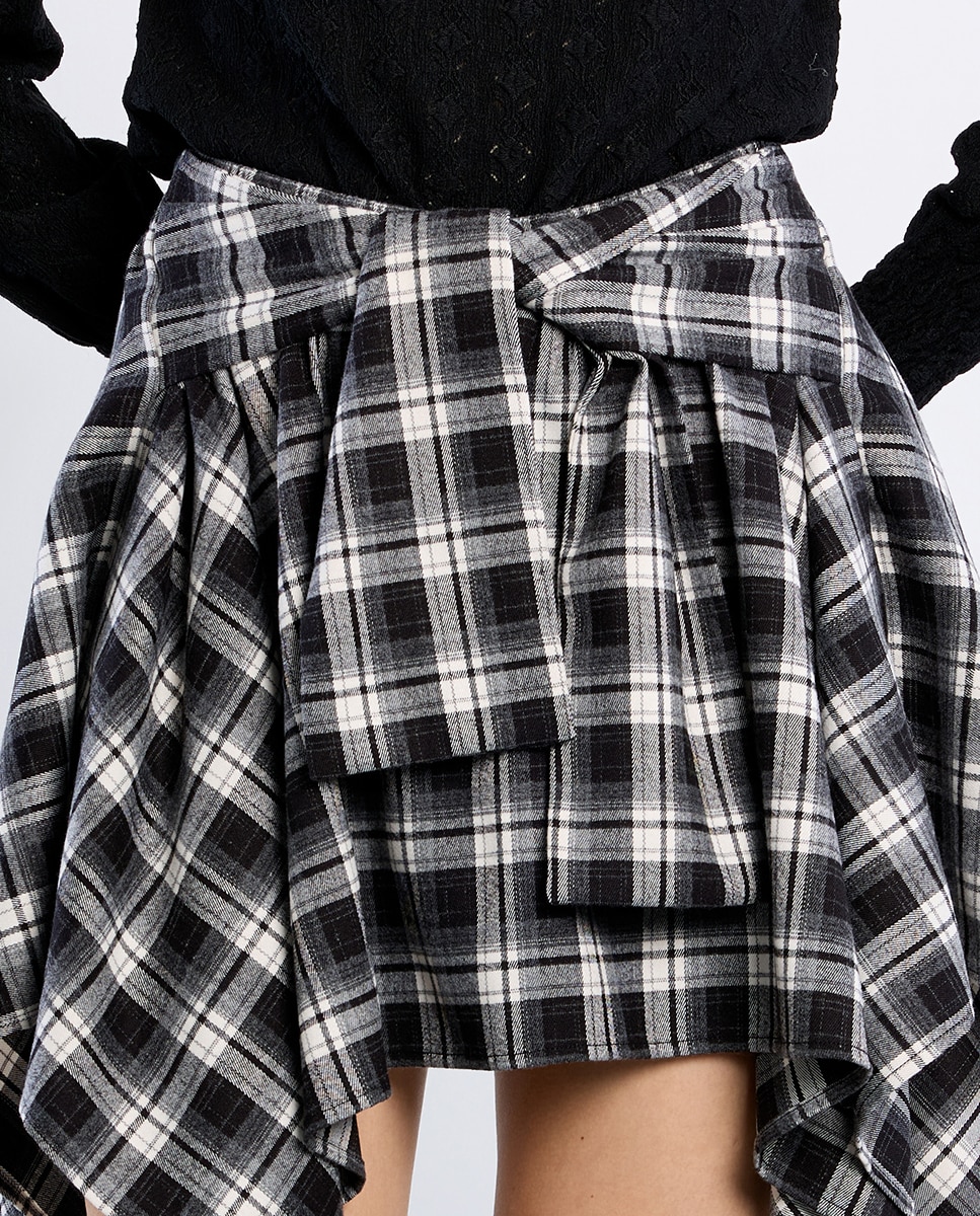 Falda corta asimétrica con estampado - Lili Sidonio - Negro Negro-4