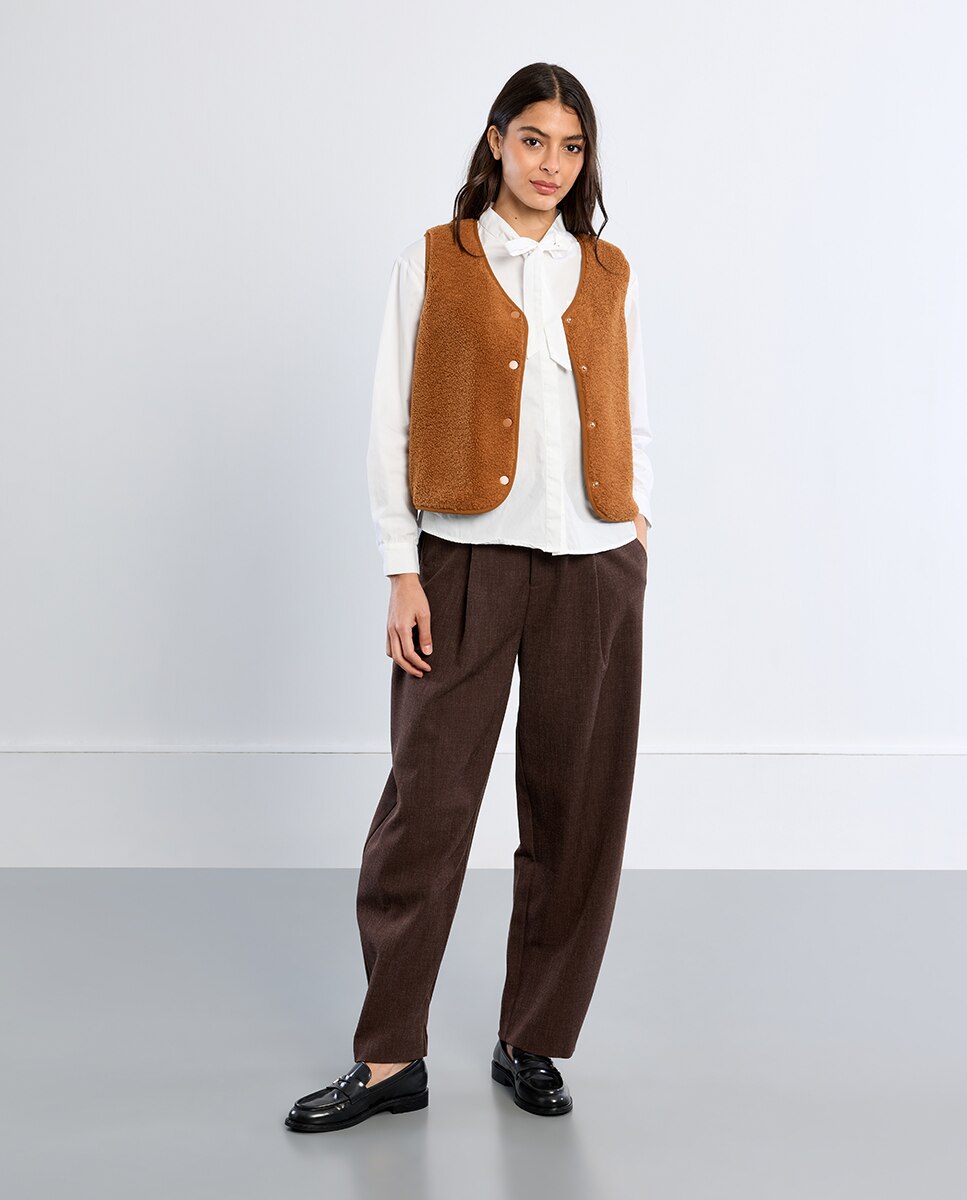 Chaleco de mujer en tejido de borreguito - Lili Sidonio - Camel Camel-2