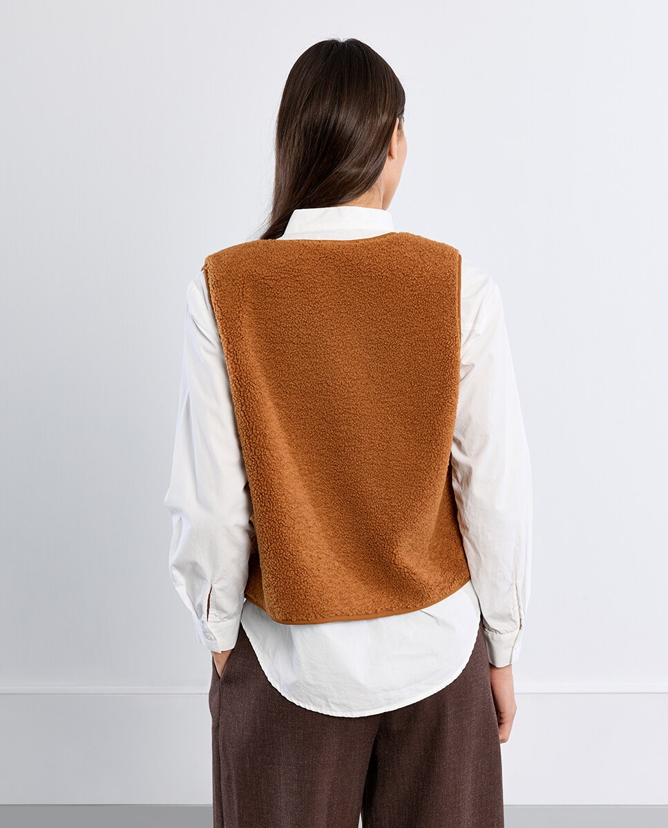Chaleco de mujer en tejido de borreguito - Lili Sidonio - Camel Camel-4