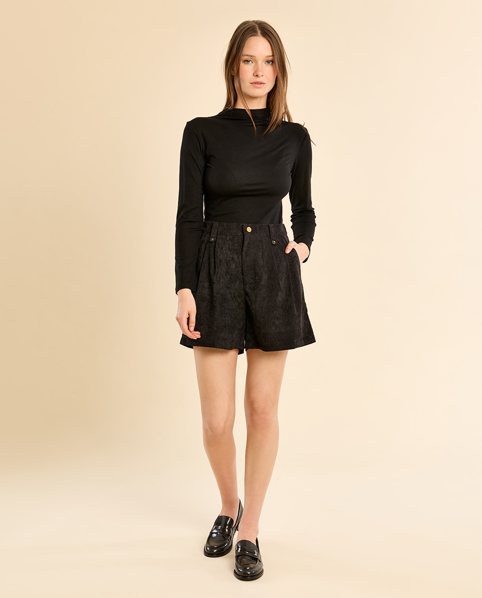 Short de mujer corto detalle pliegues - Molly Bracken - Negro Negro-1