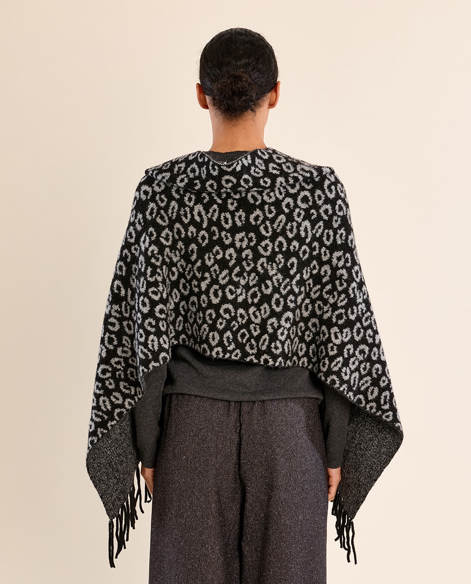 Poncho de mujer con estampado y flecos - Molly Bracken - Negro Negro-4