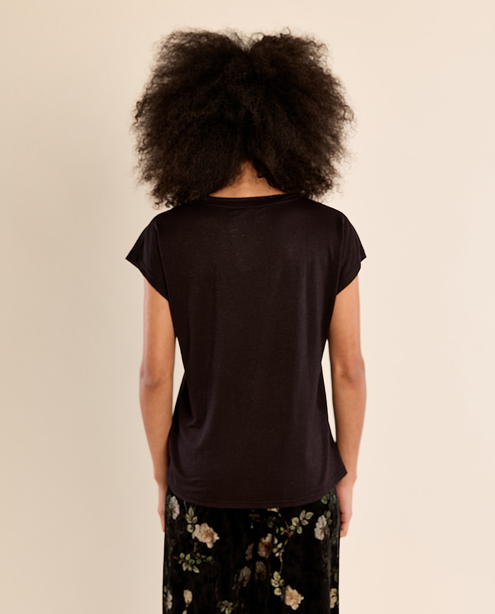 Camiseta de mujer de manga corta cuello en v - Molly Bracken - Negro Negro-4
