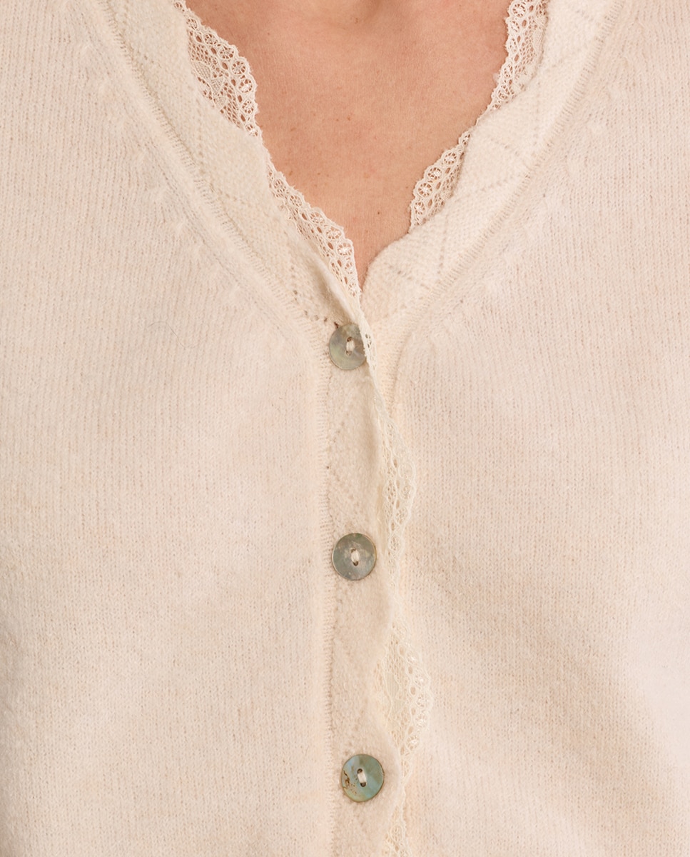 Cárdigan de mujer de manga larga detalle encaje - Molly Bracken - Crema Crema-5