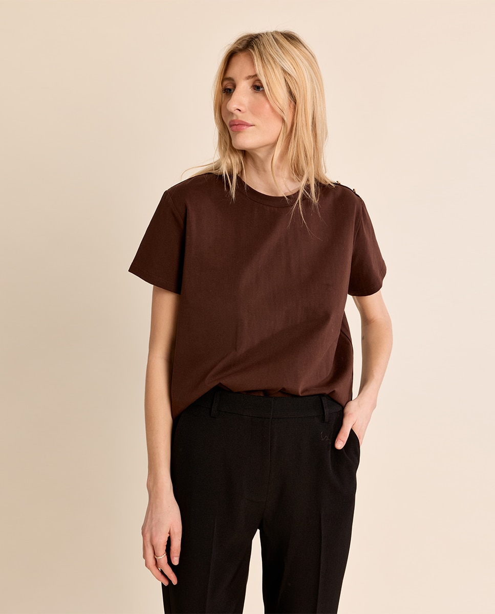 Camiseta de mujer de manga corta detalle botones - Molly Bracken - Marrón chocolate Marrón chocolate-3