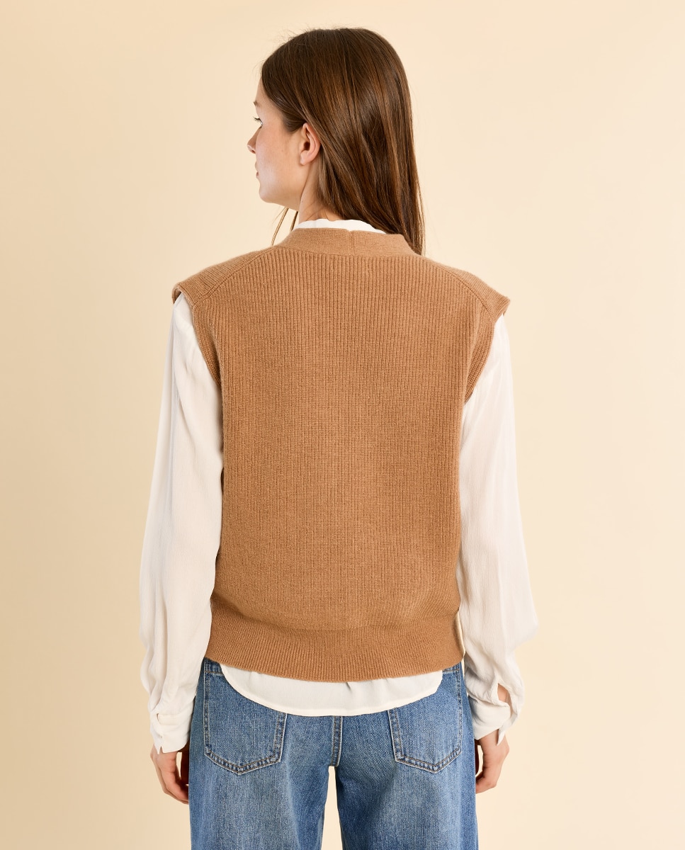 Chaleco de mujer de punto cierre botones - Molly Bracken - Camel Camel-4