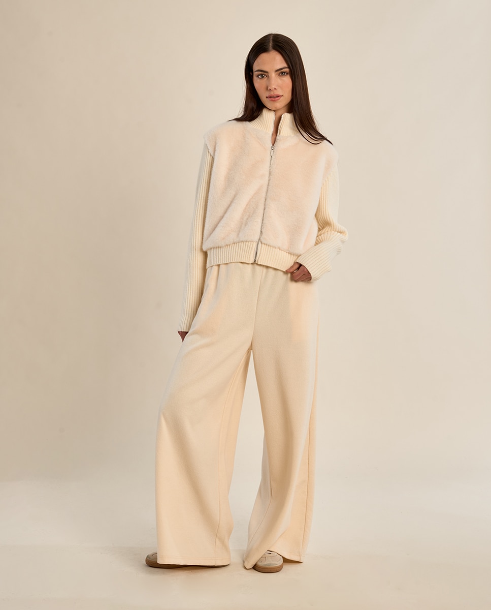 Imagen 3 de Pantalón de mujer de chándal perneras anchas - Molly Bracken - Crema Crema