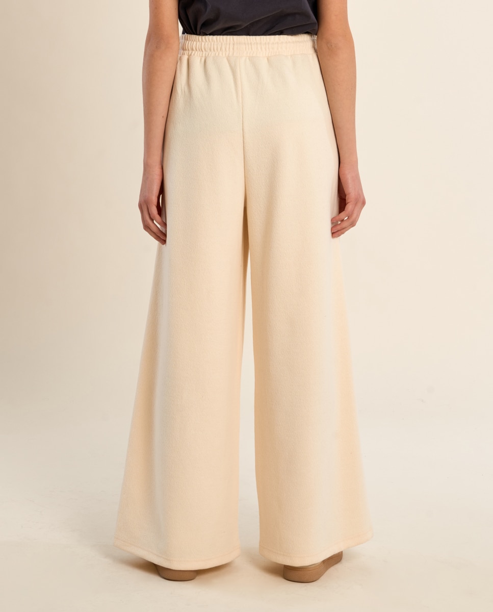 Imagen 4 de Pantalón de mujer de chándal perneras anchas - Molly Bracken - Crema Crema