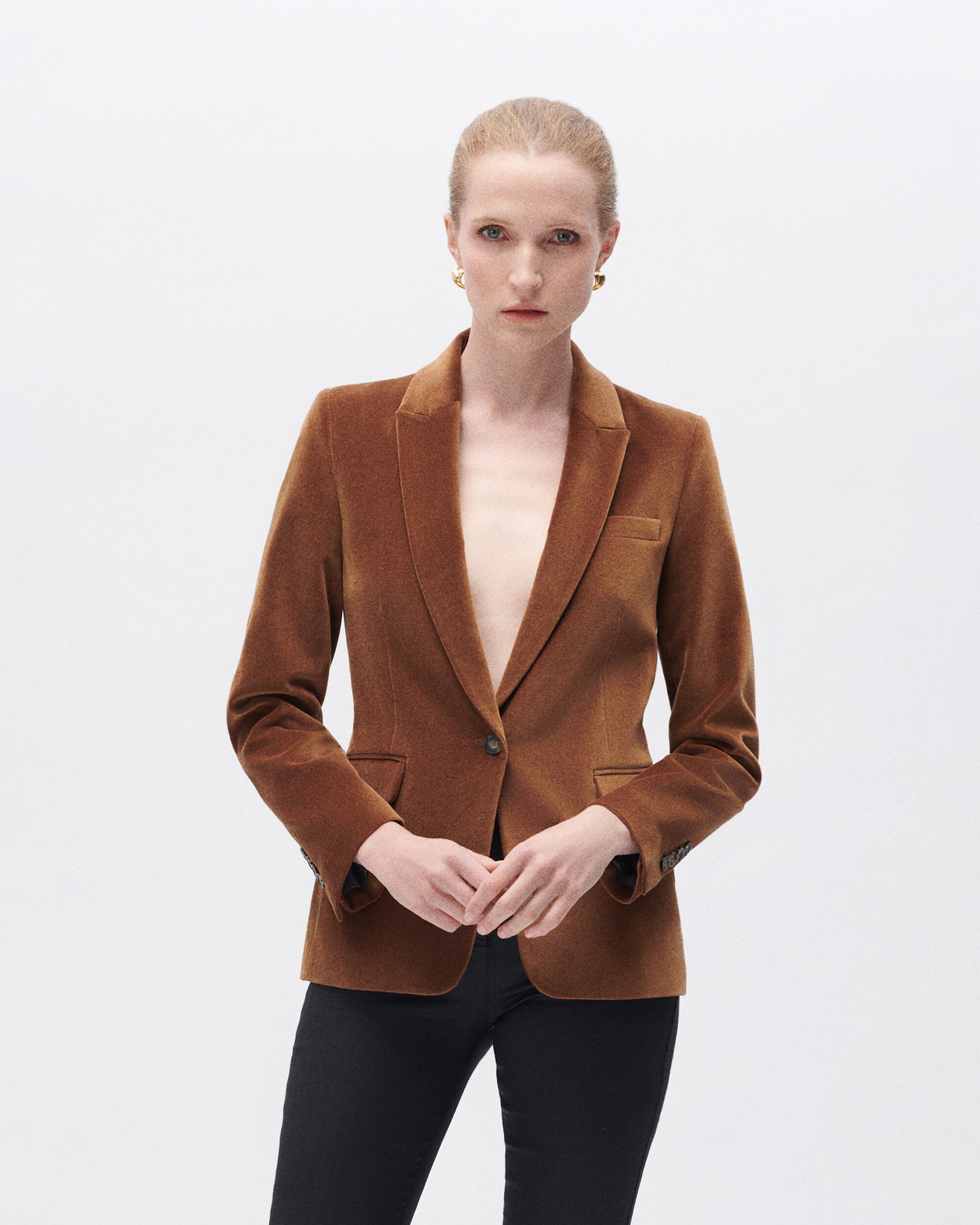 Imagen 0 de Blazer de mujer con bolsillos italianos en terciopelo de algodón