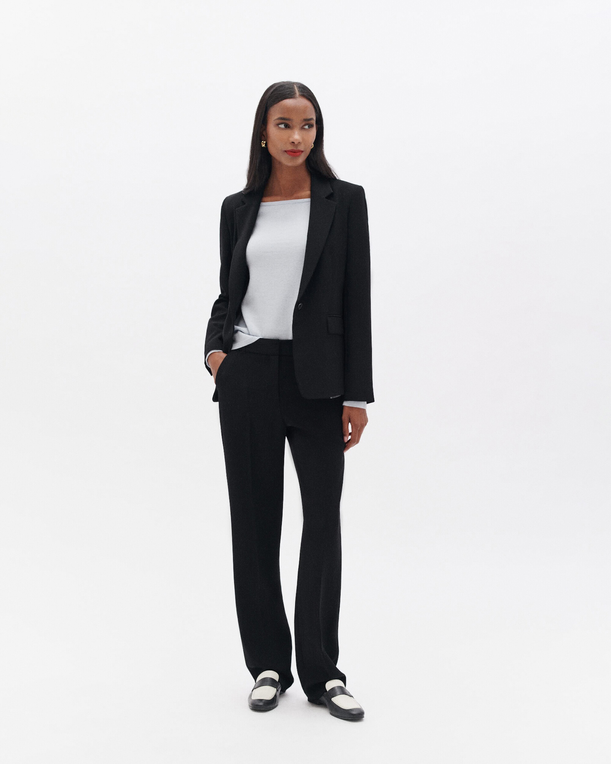 Caroll - Blazer de mujer con bolsillos italianos y botón.