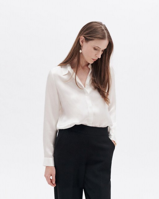Imagen 0 de Camisa de mujer con botones solapados en seda 100%