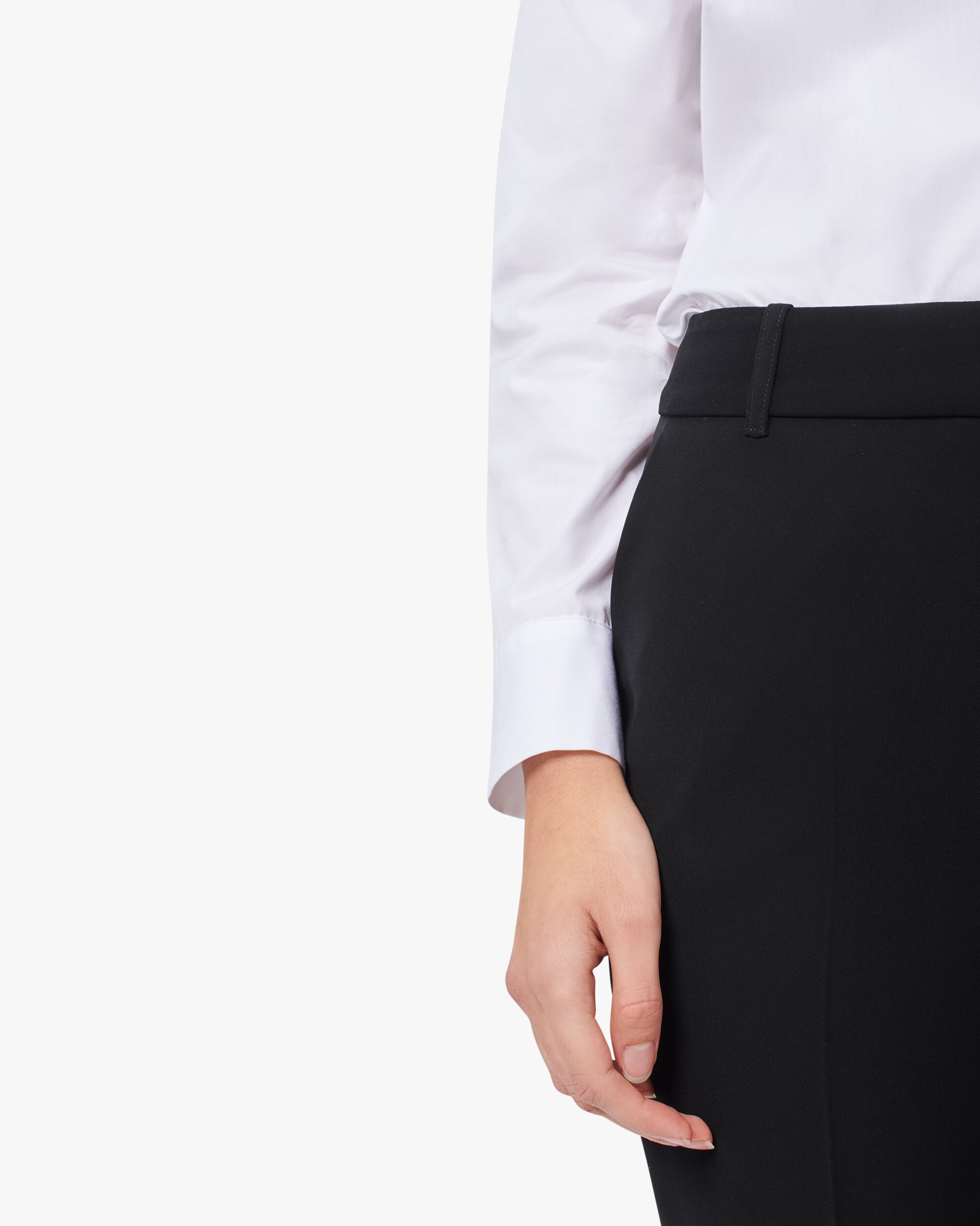 Imagen 4 de Pantalón pitillo de mujer con pinzas de corte 7/8 - Negro Negro
