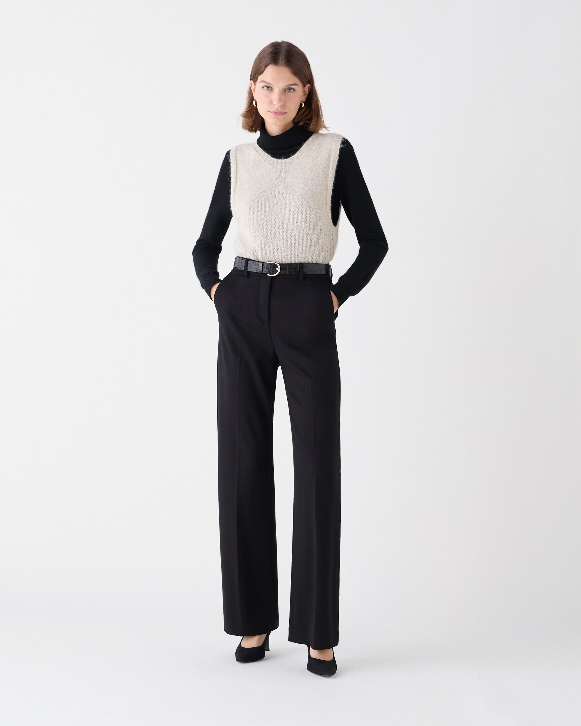 Caroll - Pantalón de mujer con pinzas de corte recto.