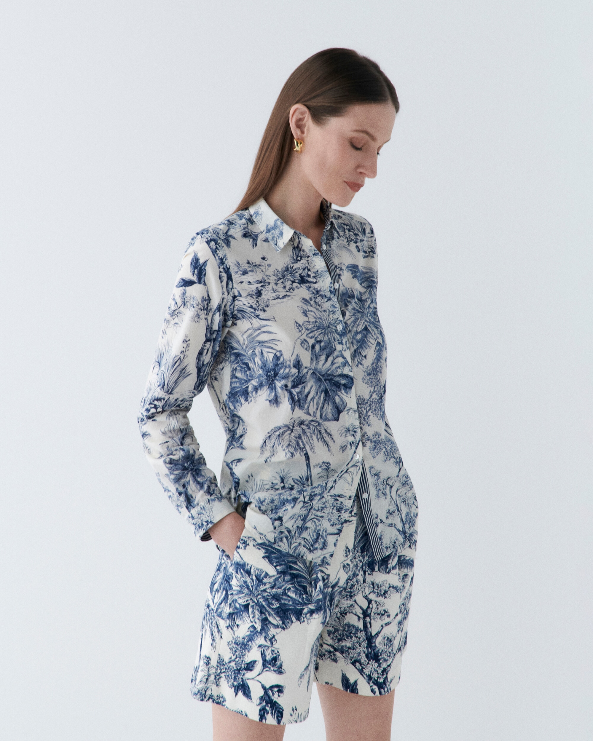 Caroll - Camisa de mujer con estampado floral y ribete a contraste.