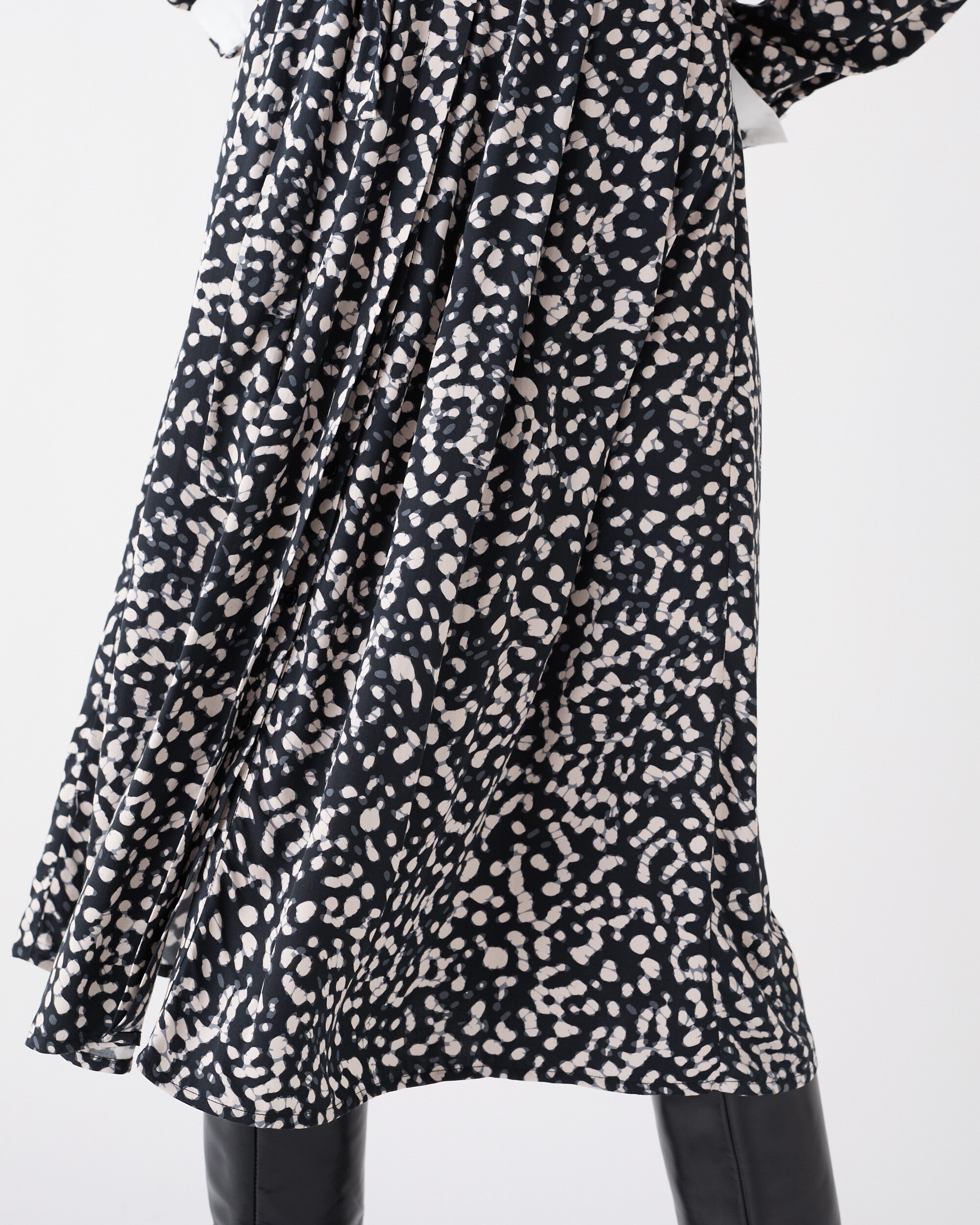 Vestido midi estampado de manga larga - Caroll - Negro / Blanco Negro / Blanco-4