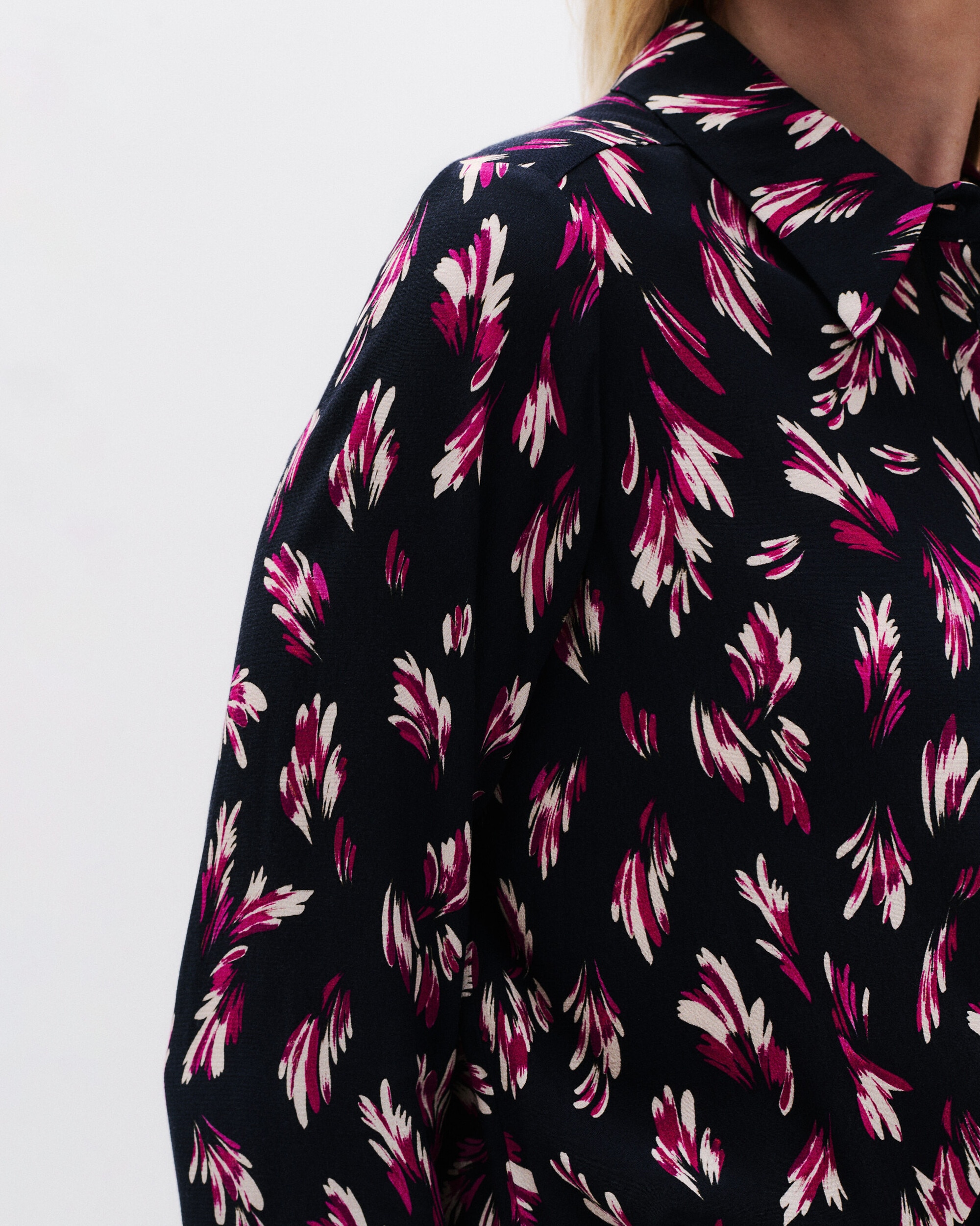 Camisa de mujer estampada de manga larga - Caroll - Negro / Rosa Negro / Rosa-3