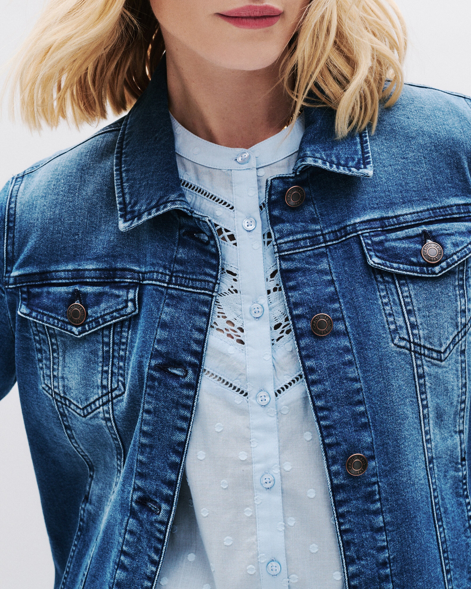 Cazadora de mujer vaquera de corte entallado - Caroll - Azul denim Azul denim-4