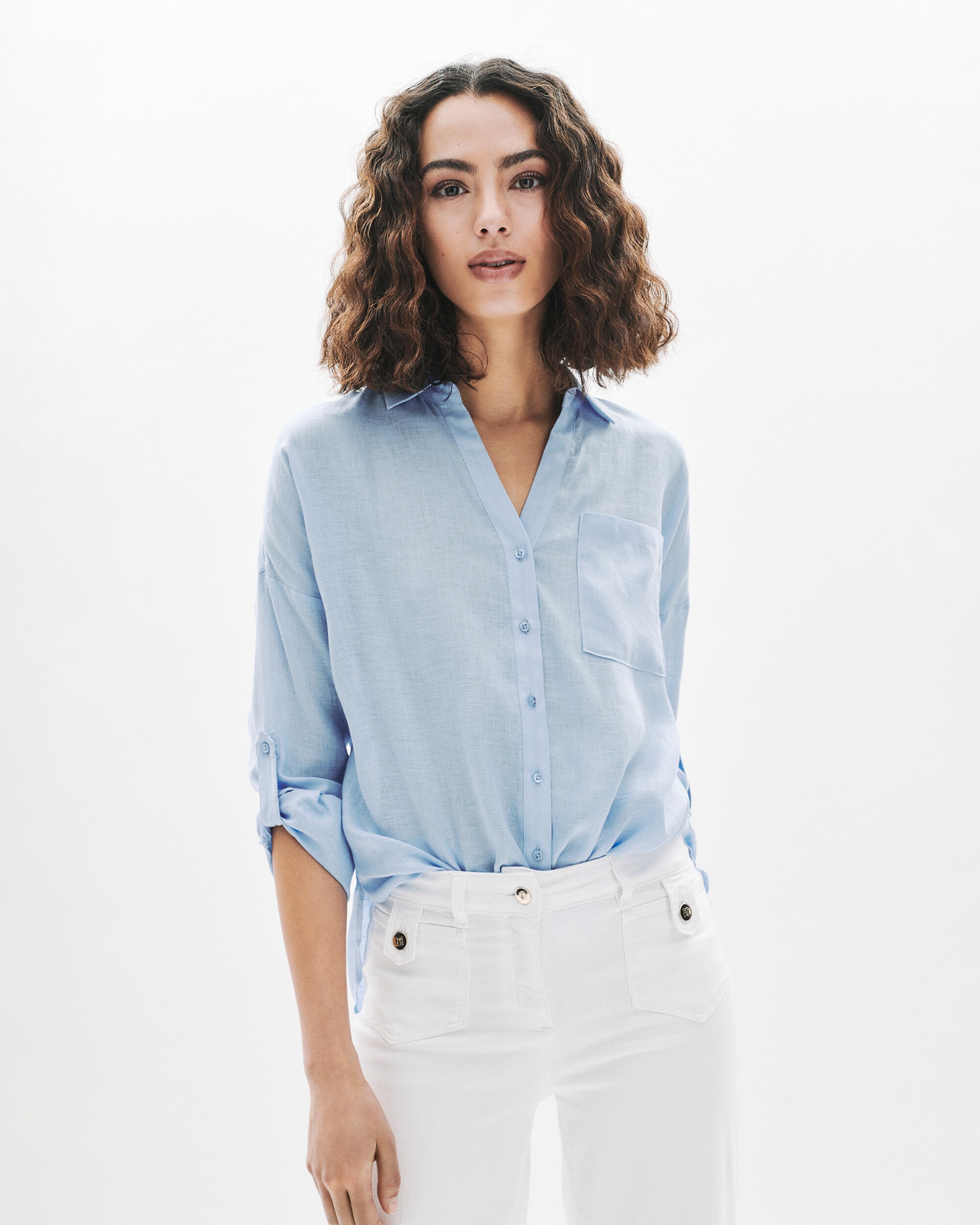 Caroll - Camisa de mujer con bolsillo en el pecho 100% lino.