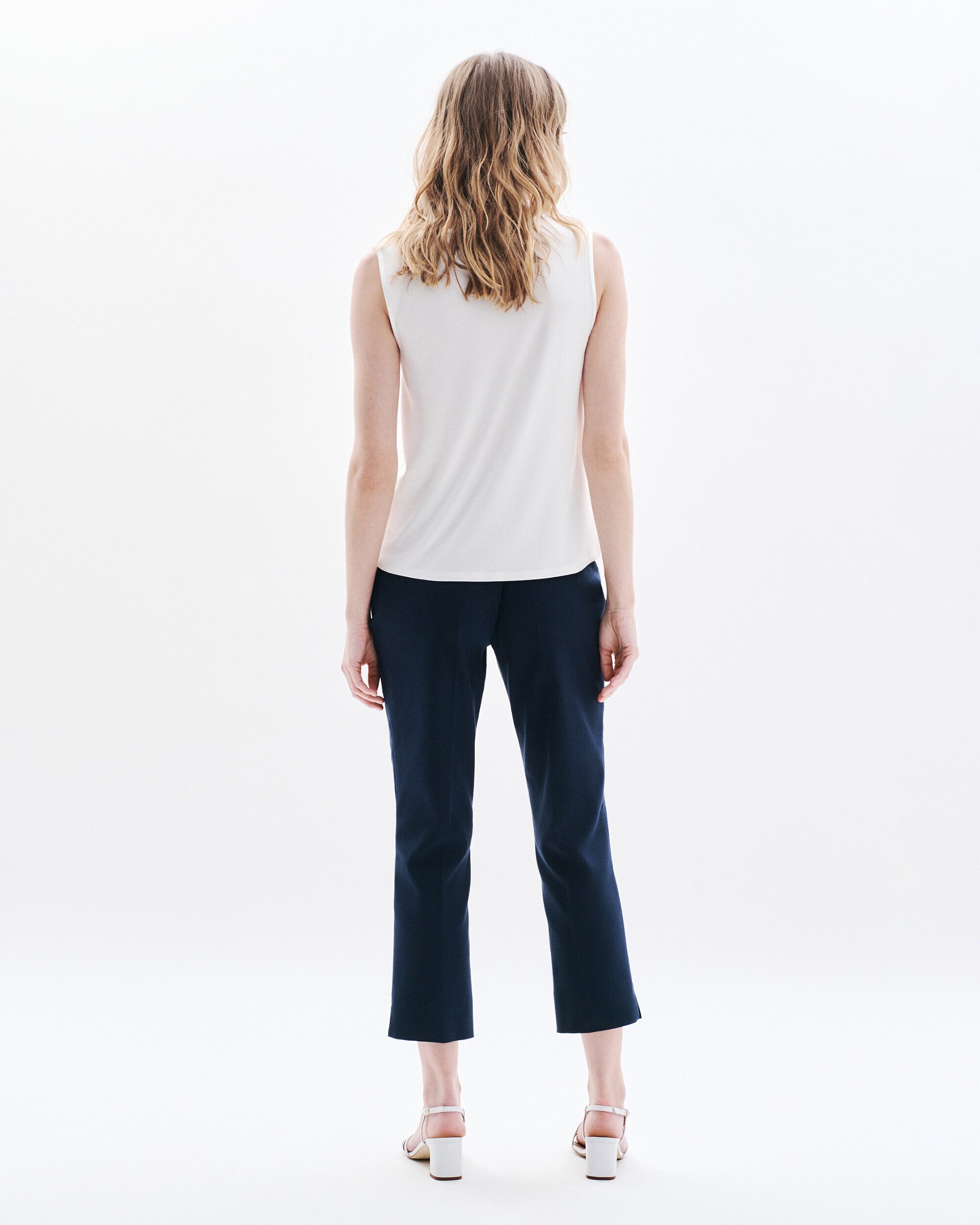Camiseta de mujer sin mangas y escote redondo - Caroll - Crema Crema-2