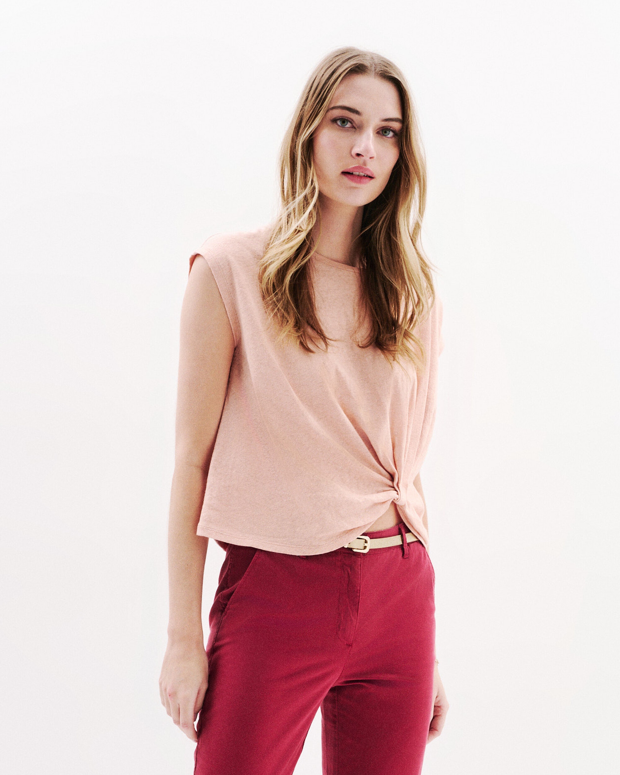 Caroll - Camiseta de mujer con cuello redondo y hombros caídos.
