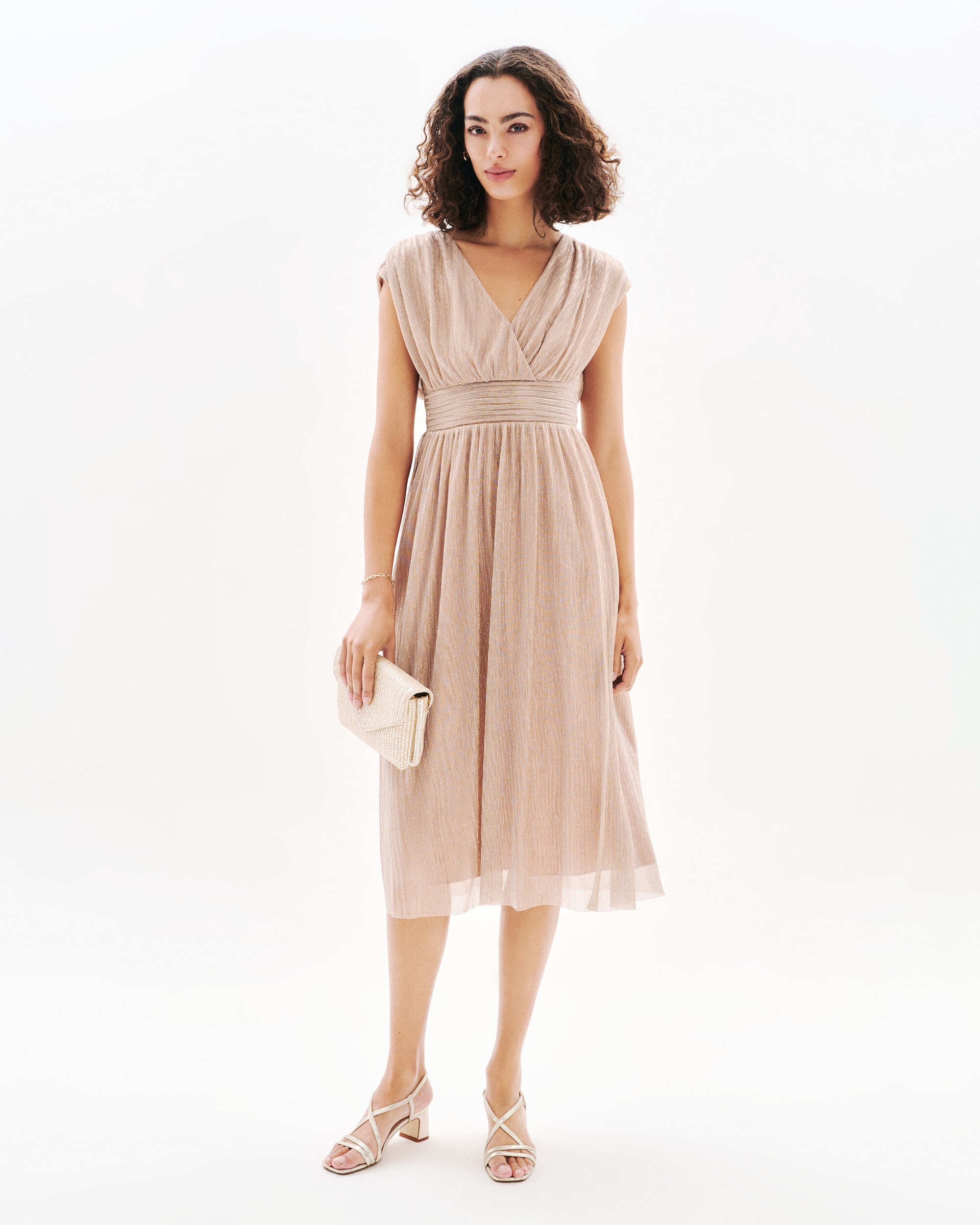 Caroll - Vestido midi con faja y escote cruzado.
