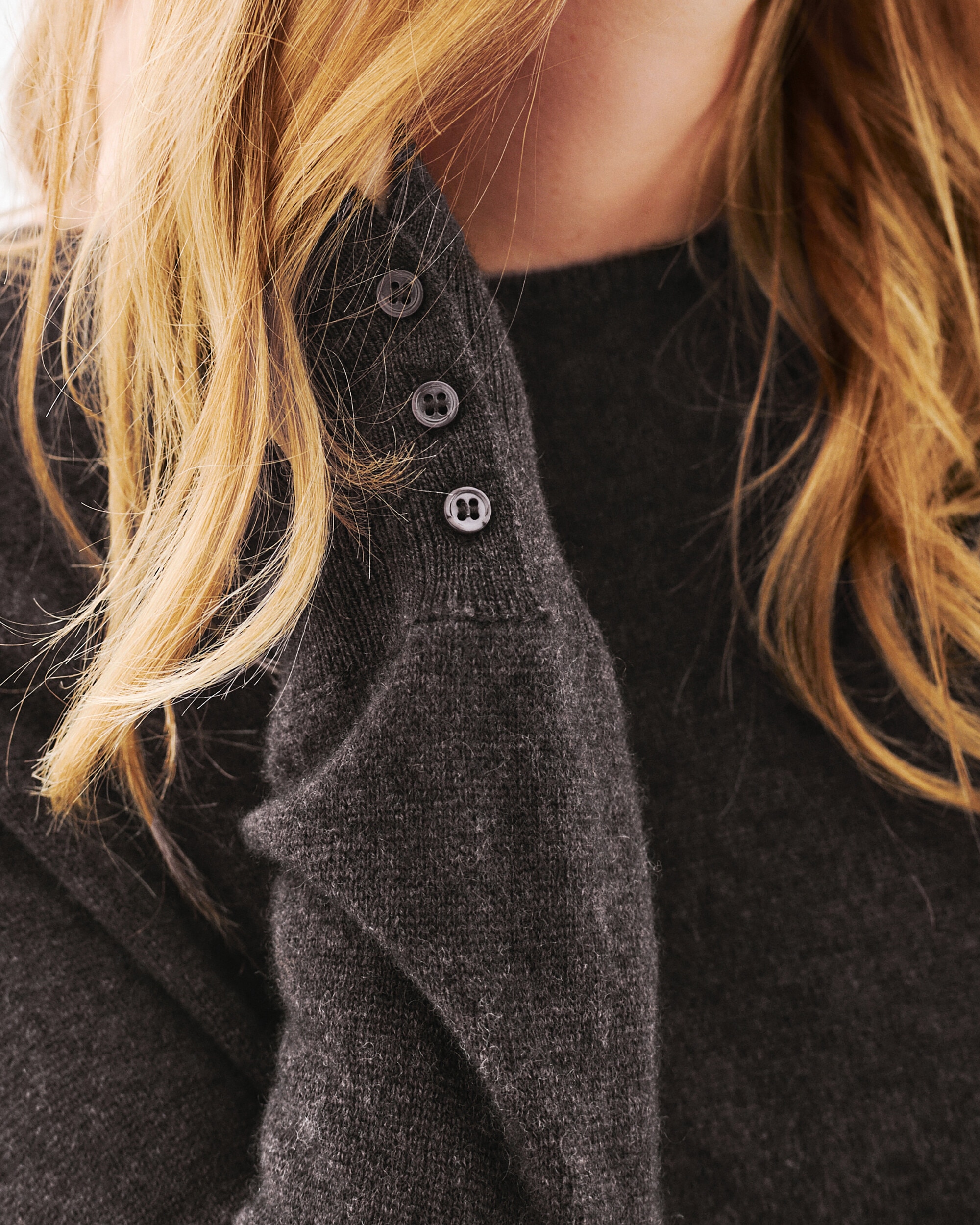 Jersey de mujer con escote redondo en cashmere 100% - Caroll - Negro Negro-3