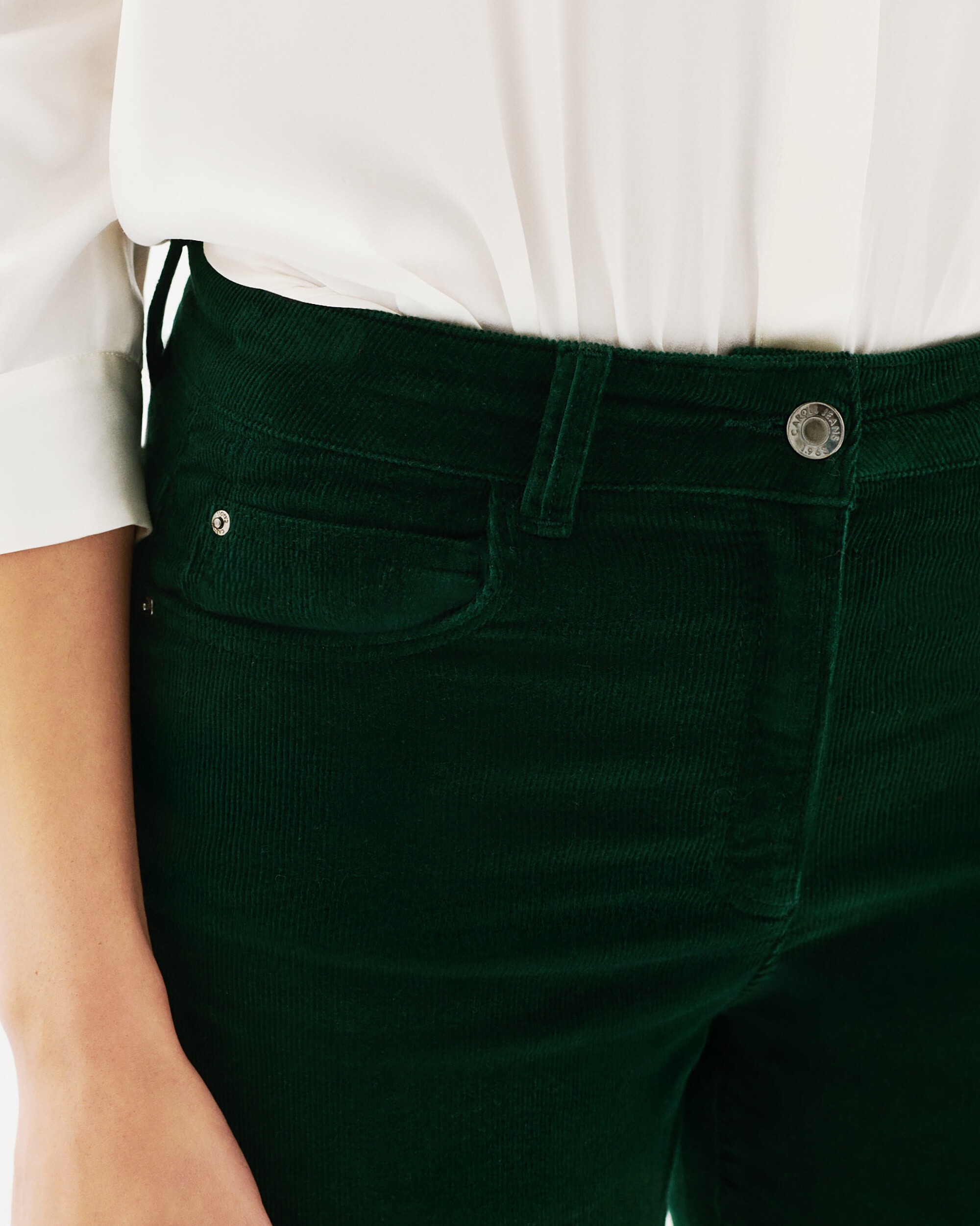 Pantalón recto de mujer de pana elástica y cierre con botón - Caroll - Verde oscuro Verde oscuro-3