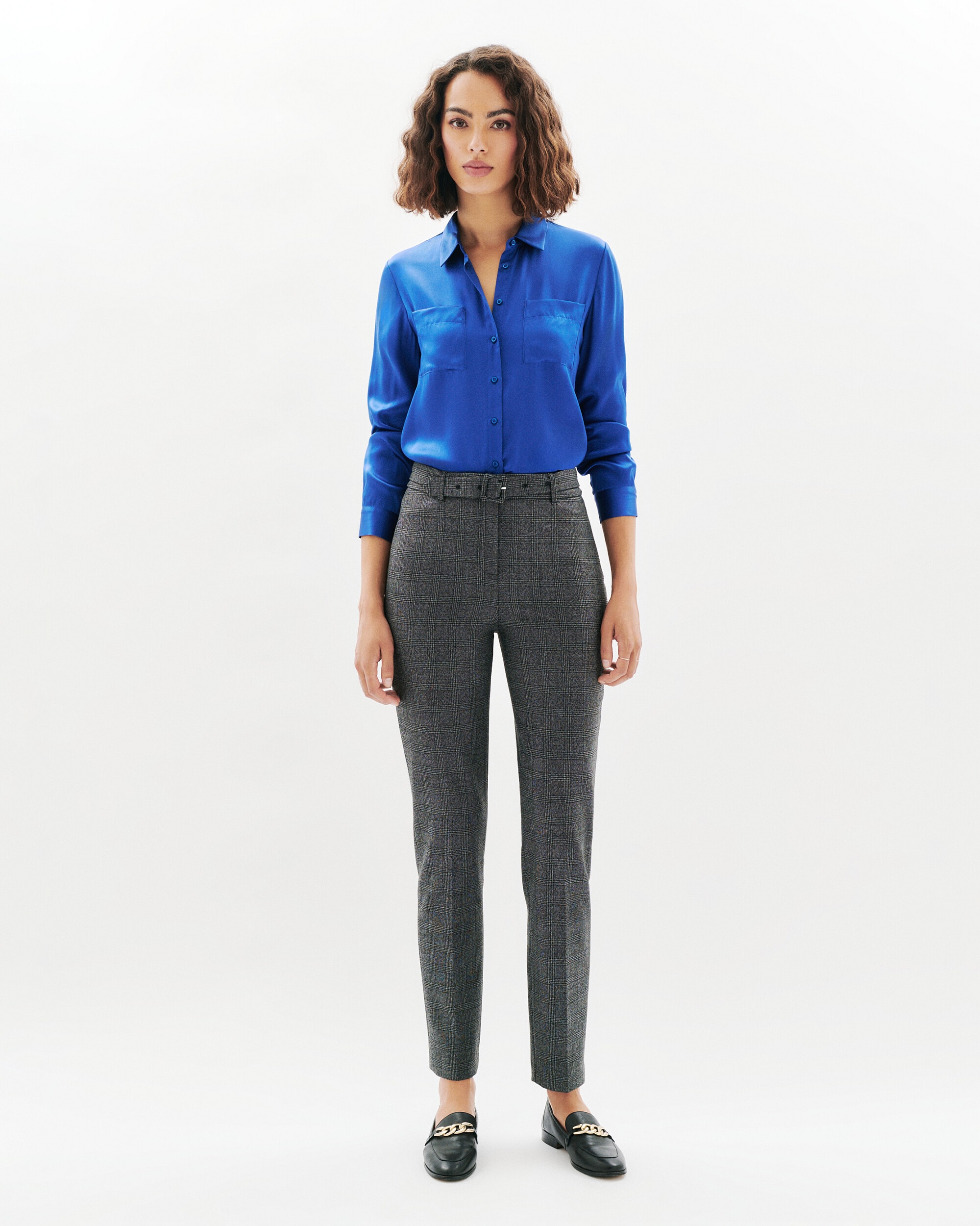Caroll - Pantalón de mujer corte 7/8 con pinzas y cinturón.