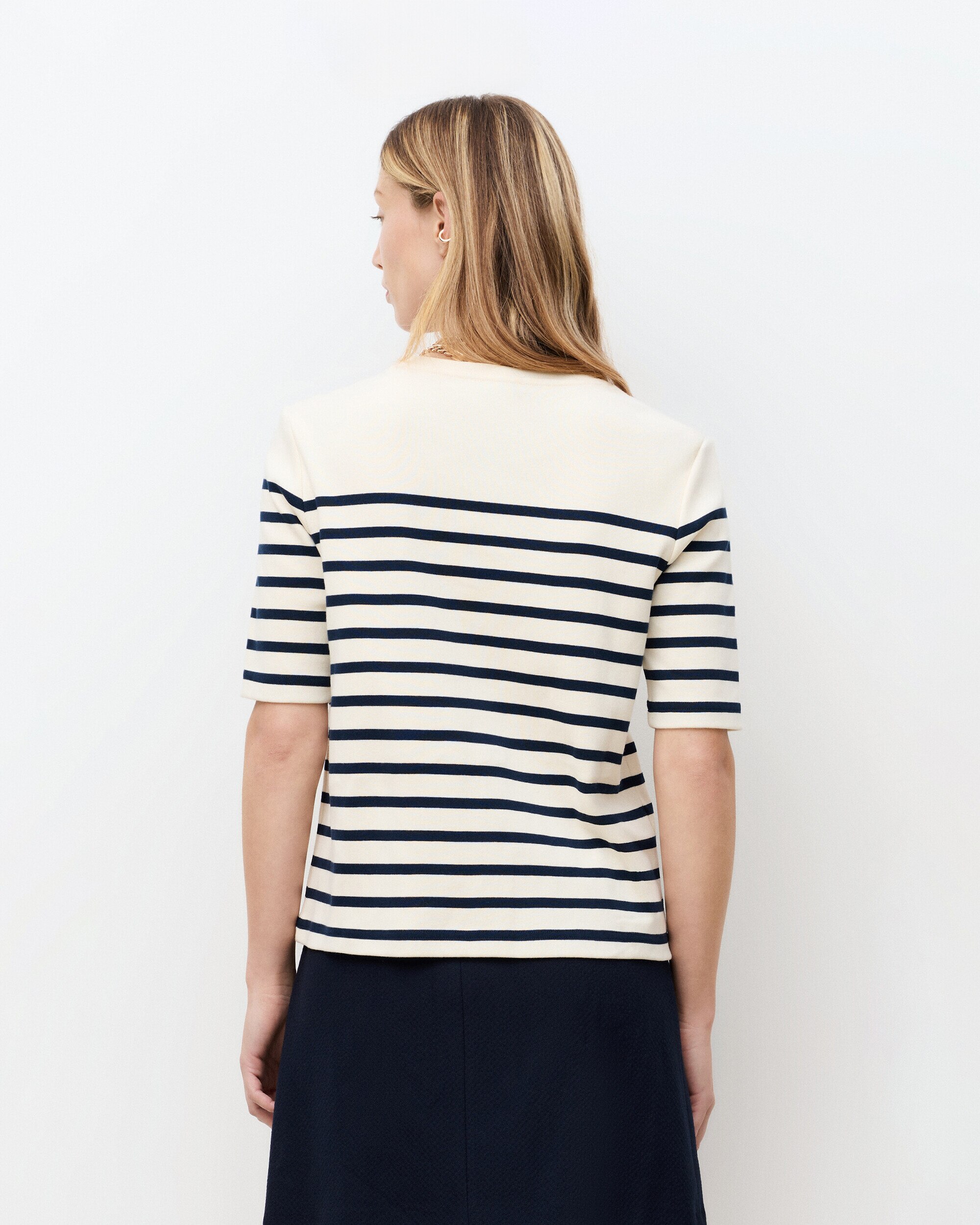 Camiseta de mujer con manga corta y estampado de rayas - Caroll - Crema Crema-2