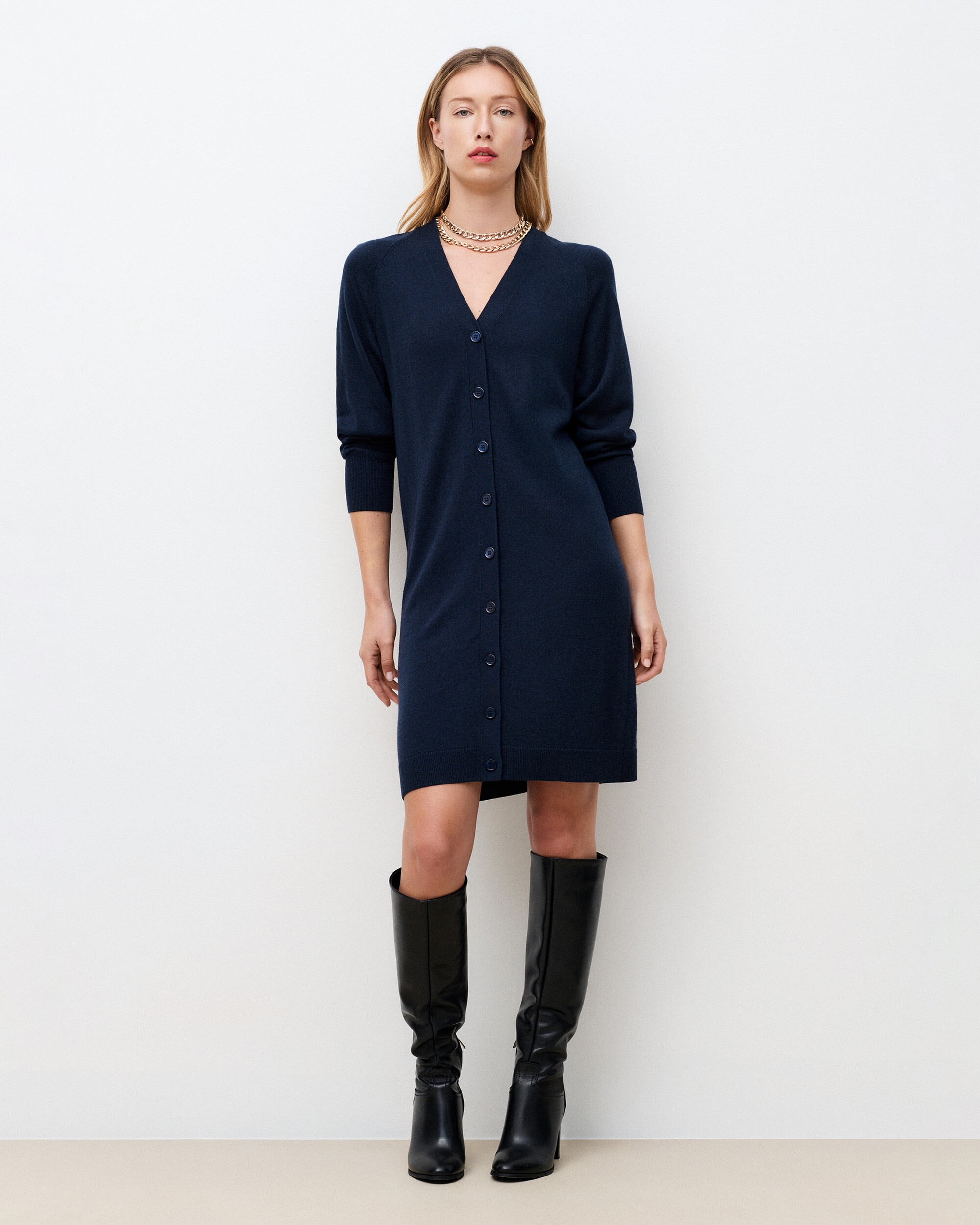 Caroll - Vestido corto con manga francesa y botones.