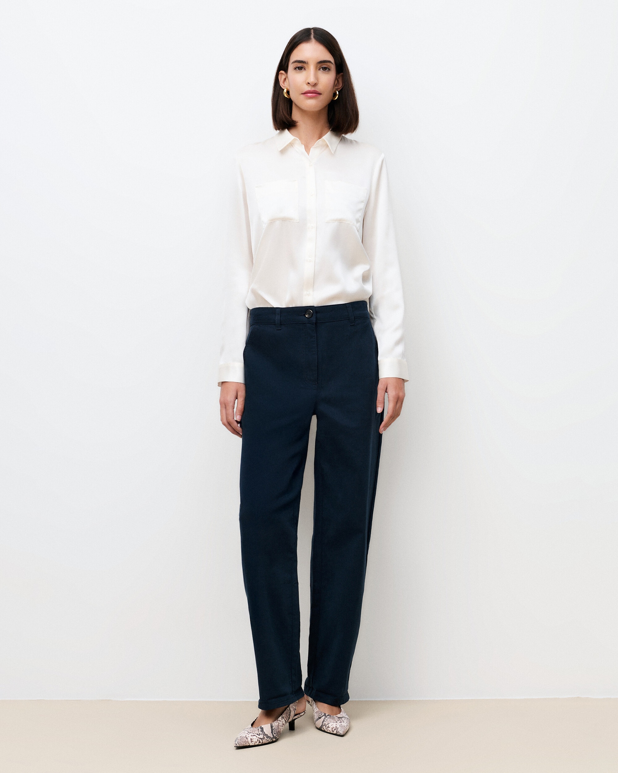Caroll - Pantalón recto de mujer corte slim.
