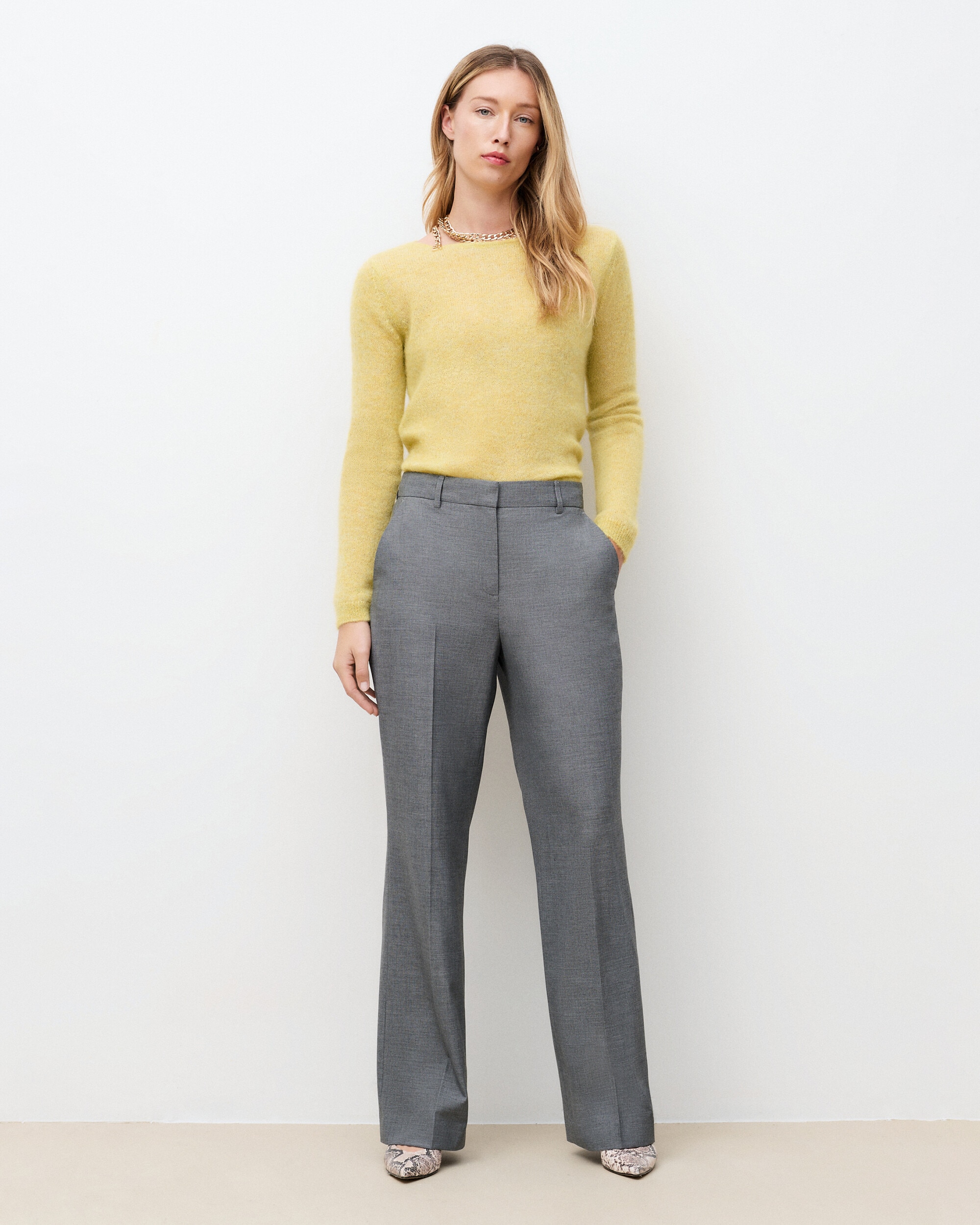Caroll - Pantalón recto de mujer con pinza.