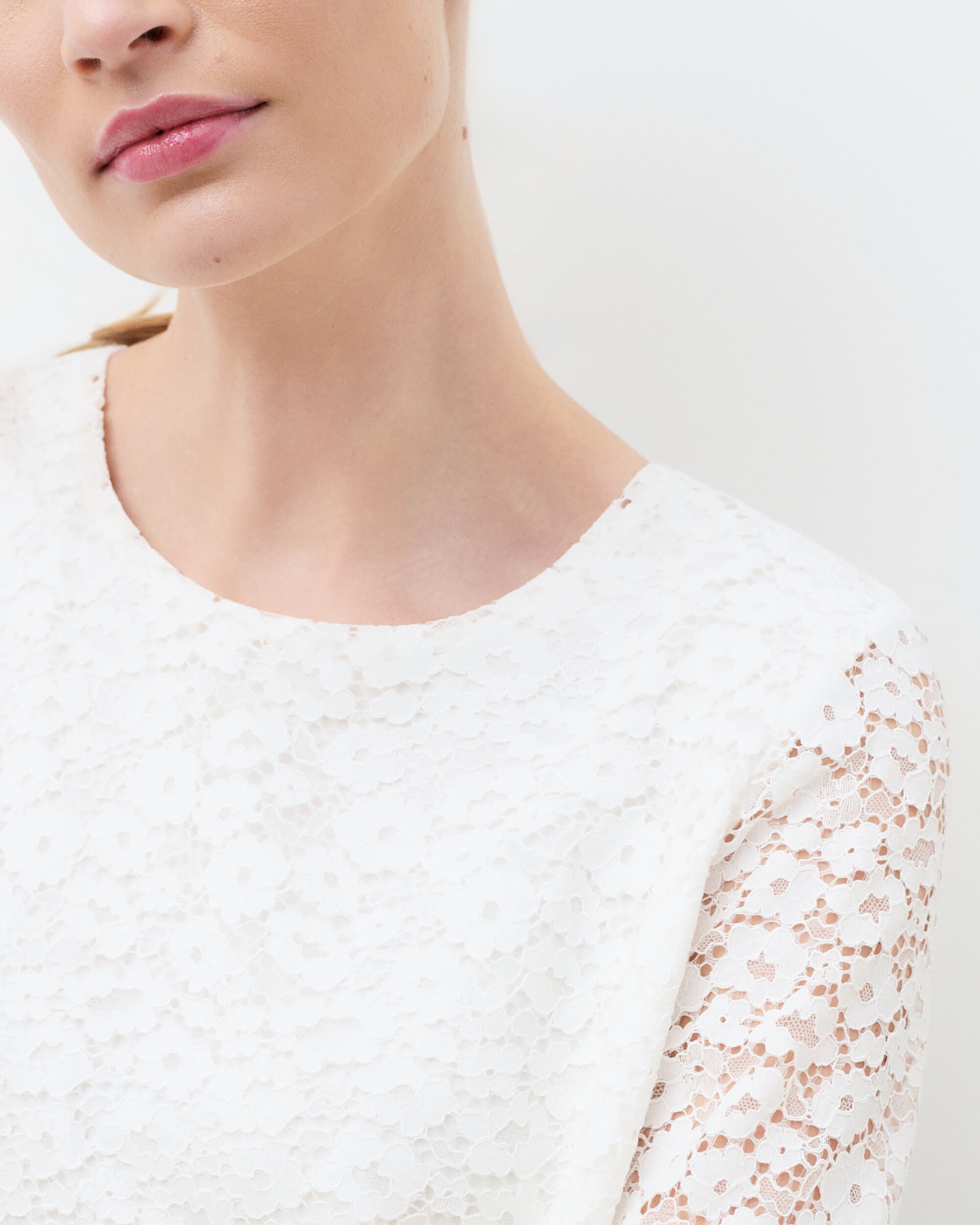 Camiseta de mujer con efecto calado y manga corta - Caroll - Crema Crema-3