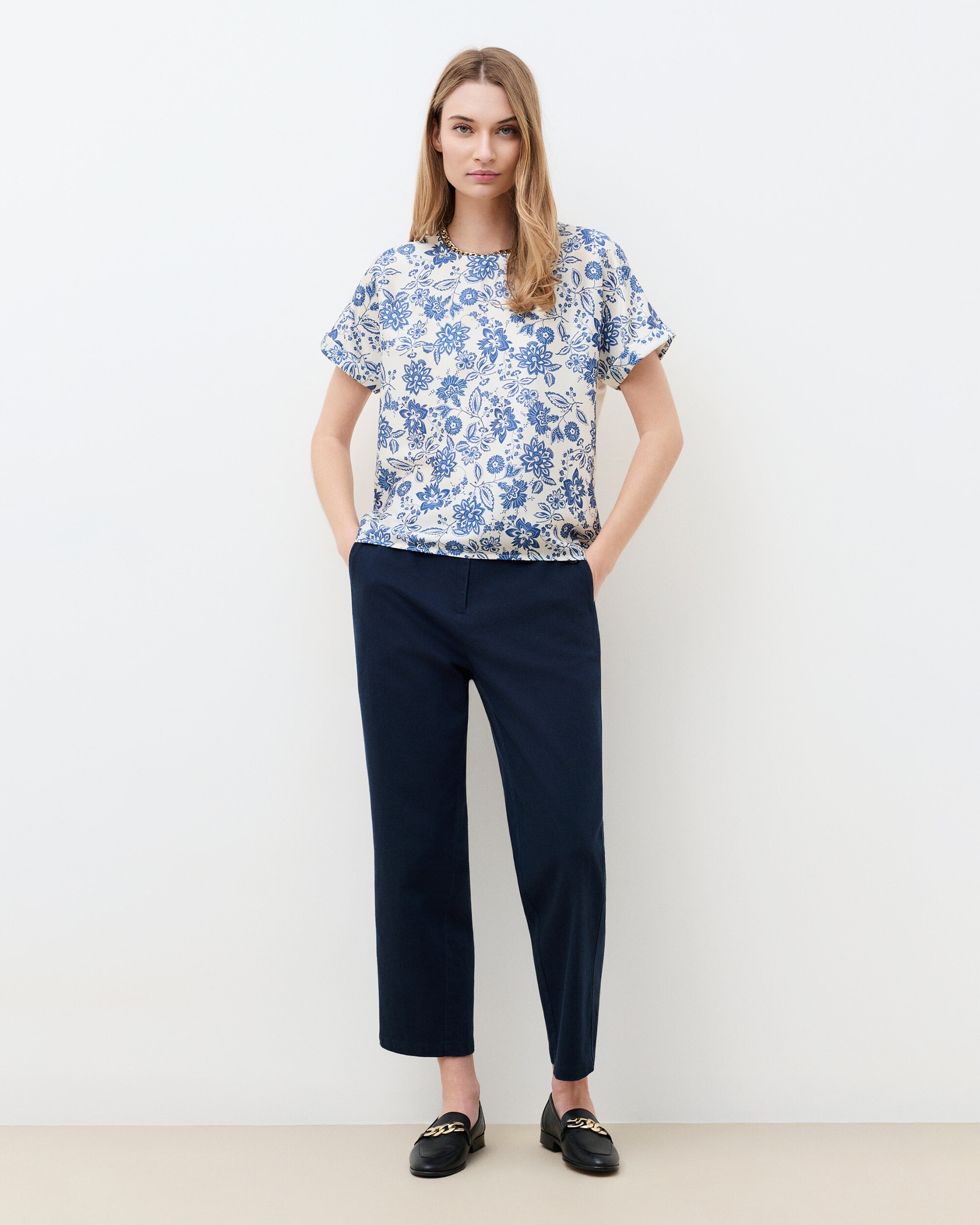 Caroll - Camiseta de mujer con manga corta y estampado floral.