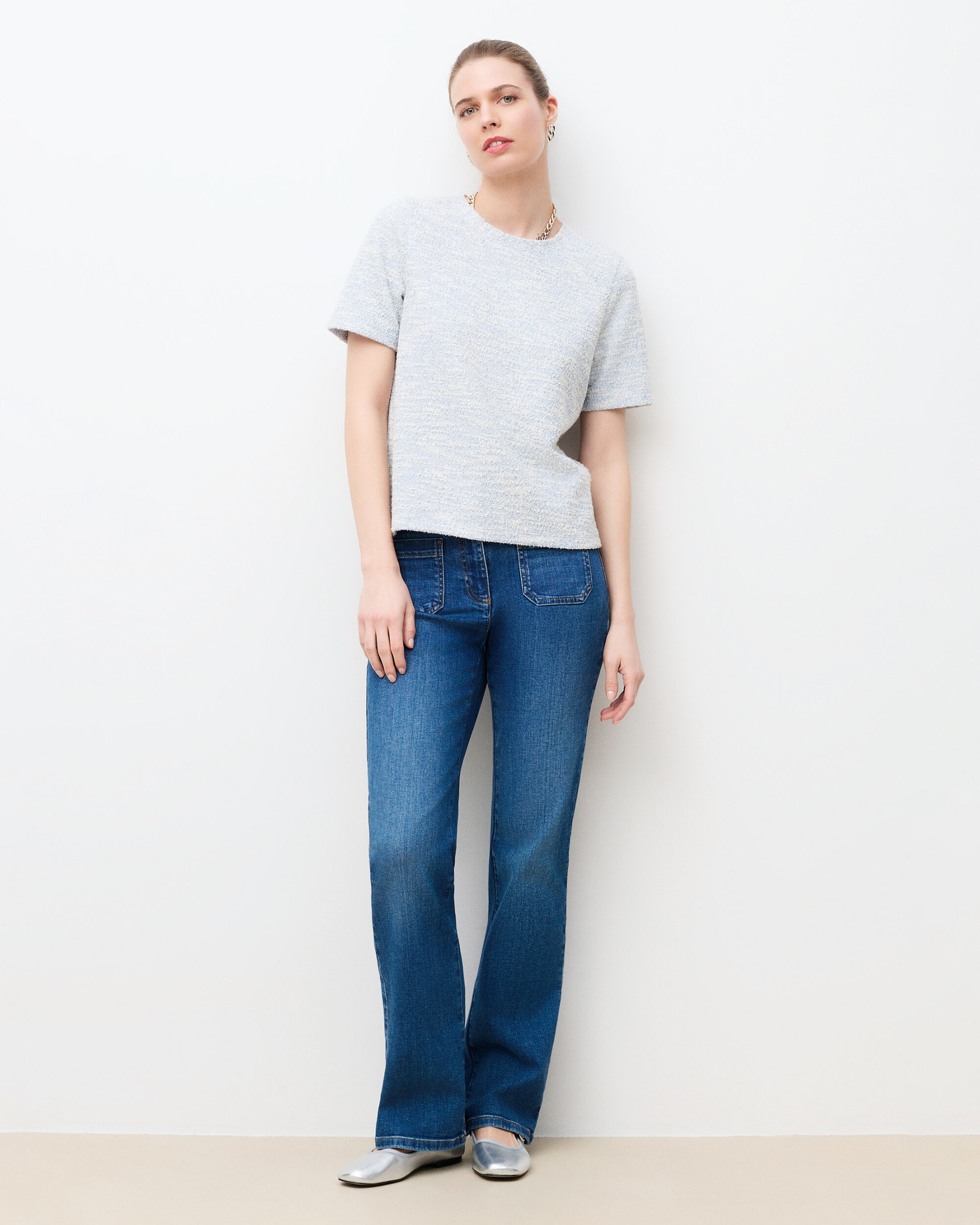 Caroll - Camiseta de mujer con manga corta y detalles metalicos.