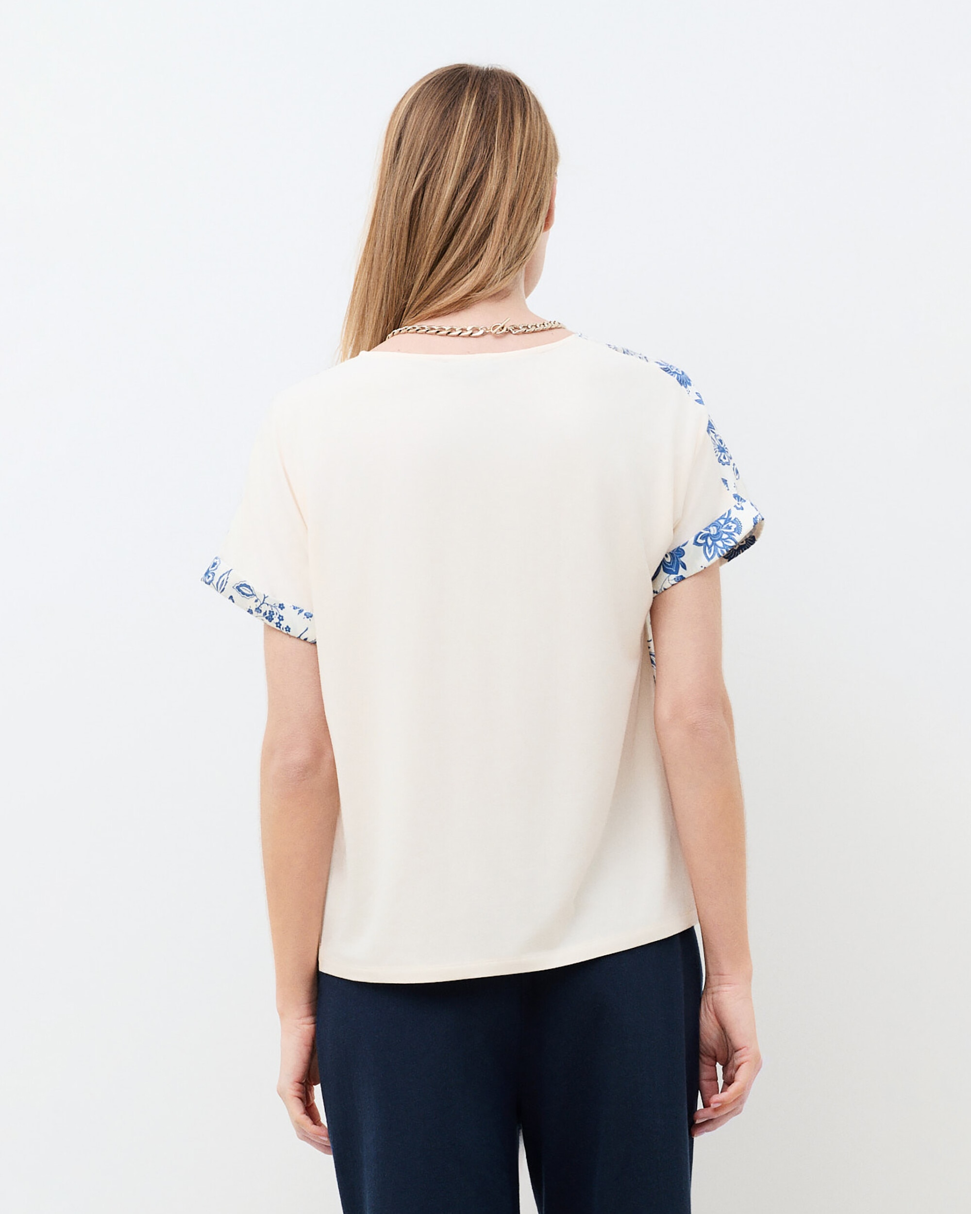 Camiseta de mujer con manga corta y estampado floral - Caroll - Azul Azul-2