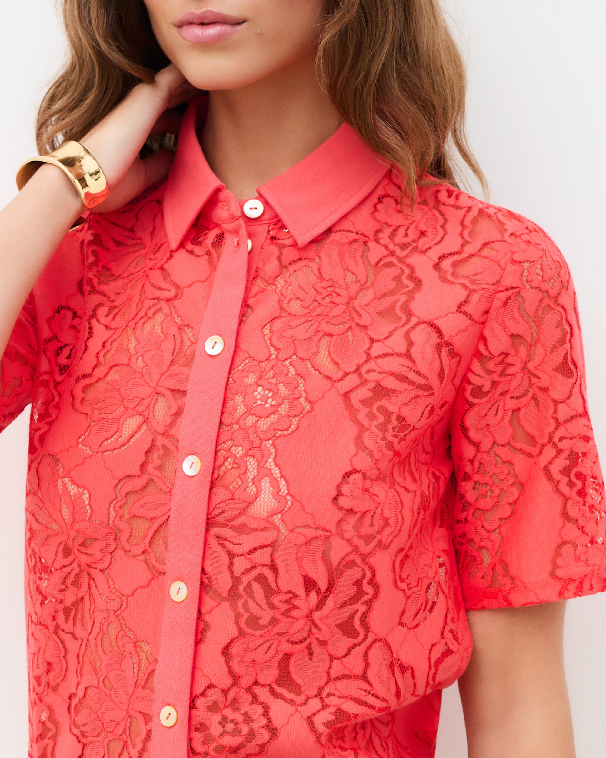 Camisa de mujer con detalles calados y manga corta - Caroll - Rojo Rojo-3