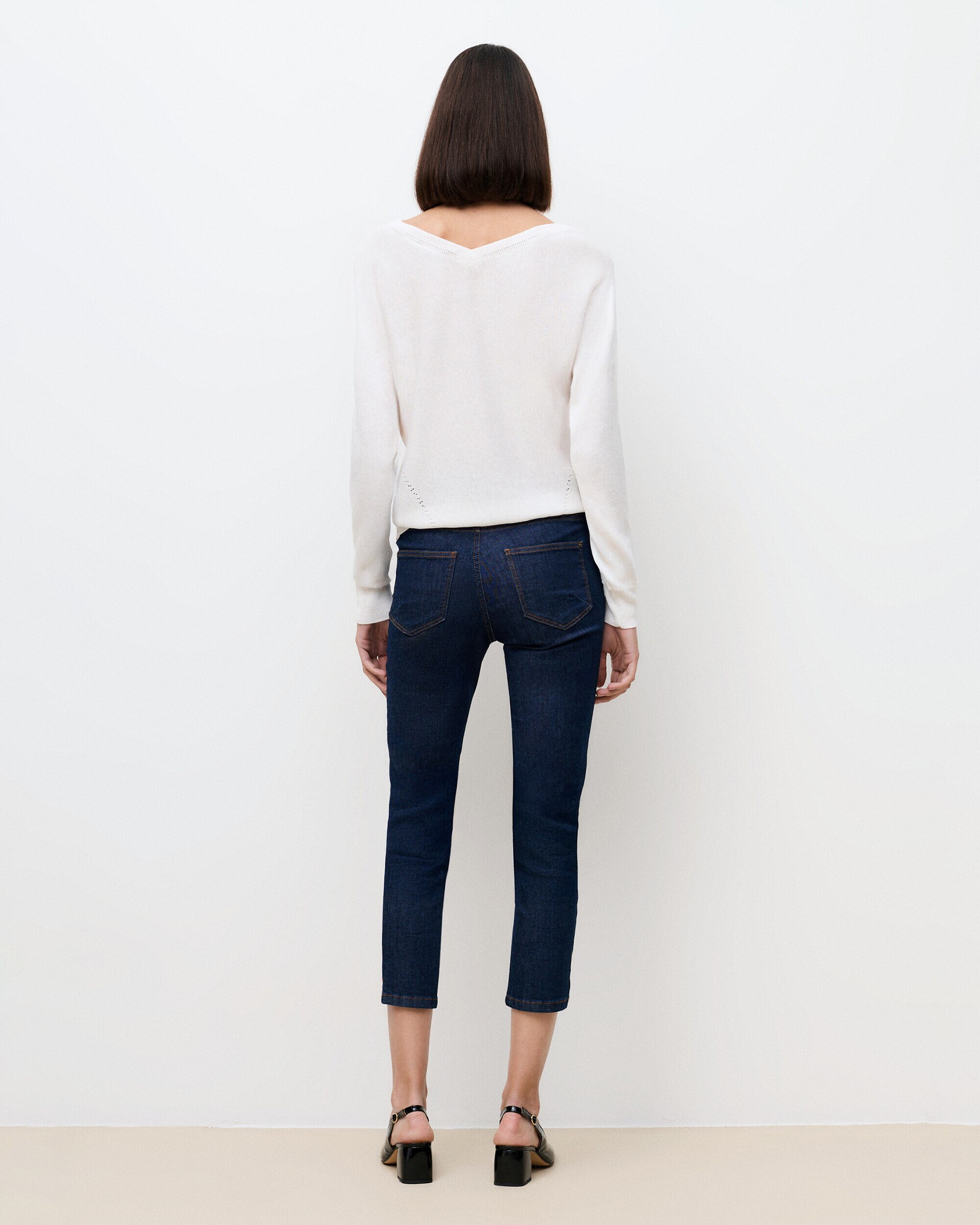 Jersey de mujer con escote pico y detalle calado - Caroll - Crema Crema-2